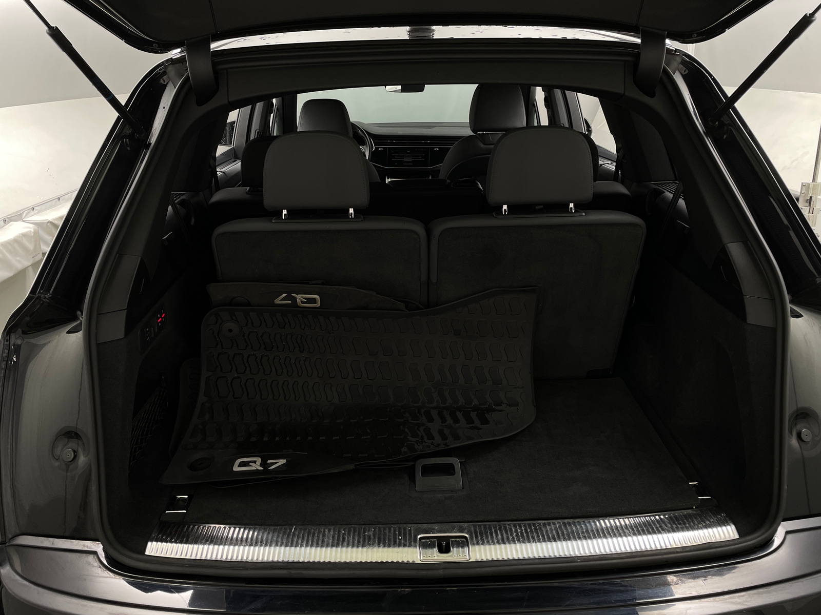 Thumbnail: 2021 Audi Q7 - 6