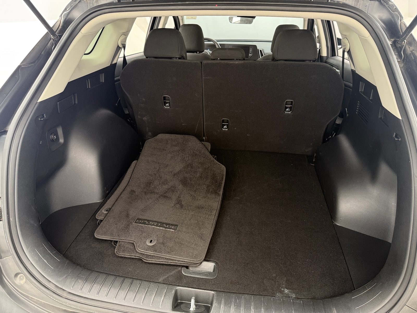 Thumbnail: 2023 Kia Sportage - 7