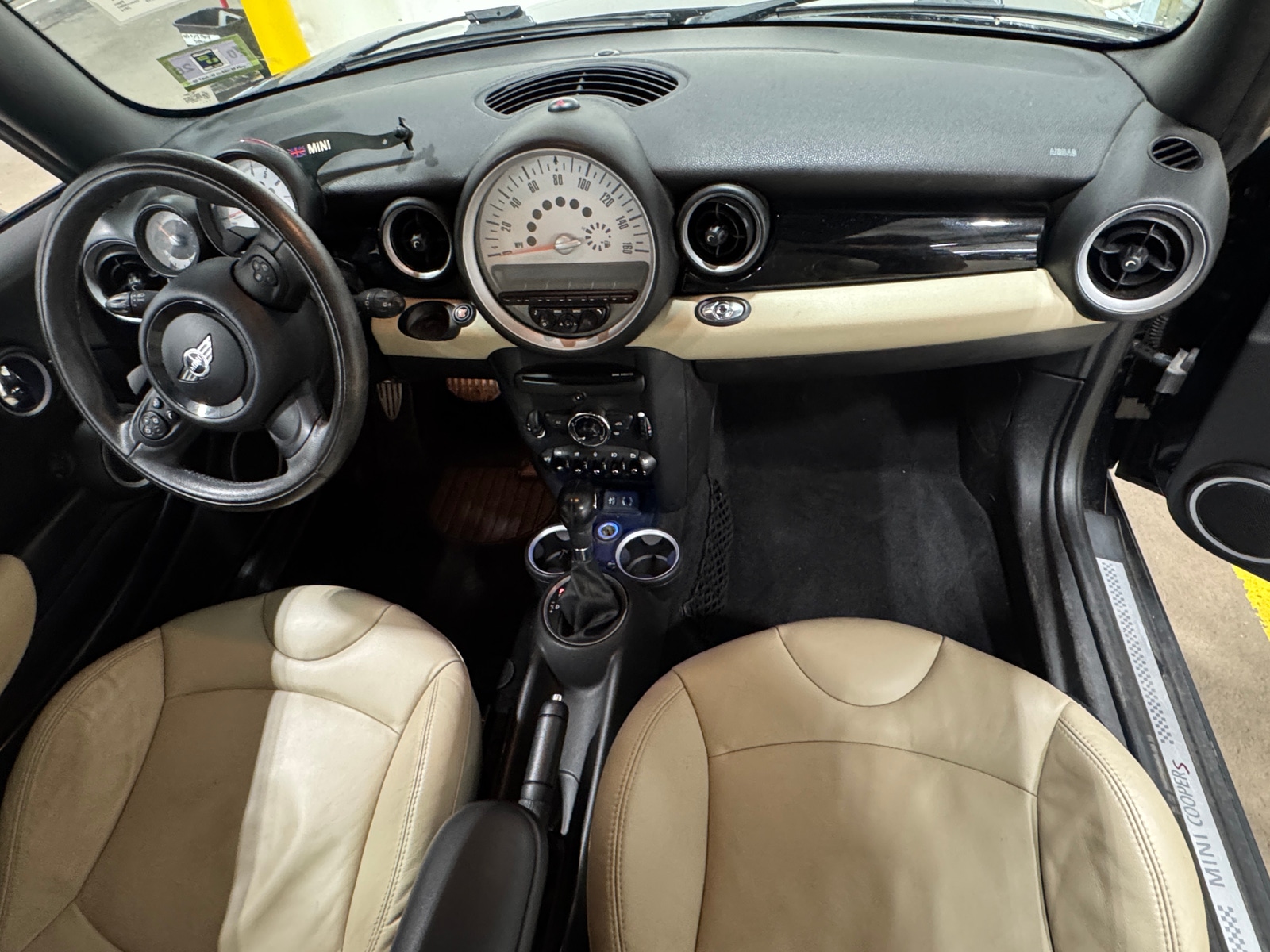 Thumbnail: 2014 MINI Cooper Convertible - 3
