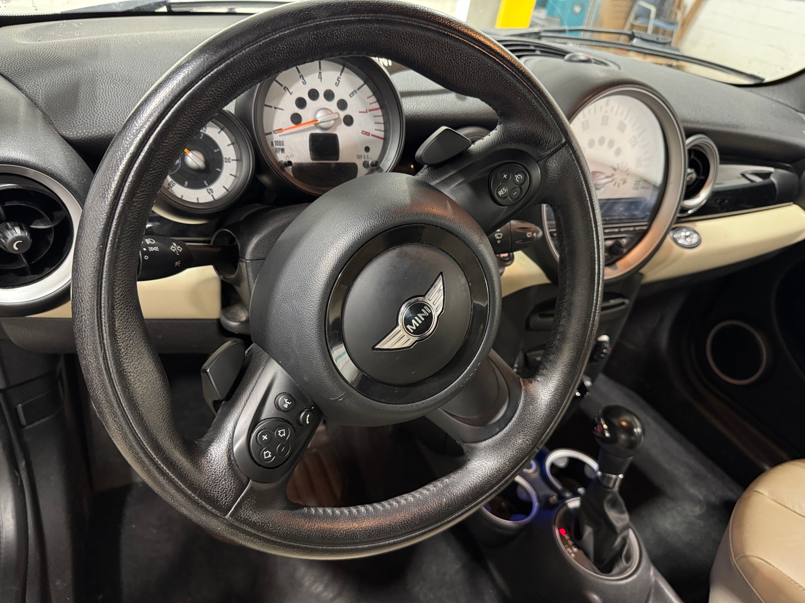 Thumbnail: 2014 MINI Cooper Convertible - 5