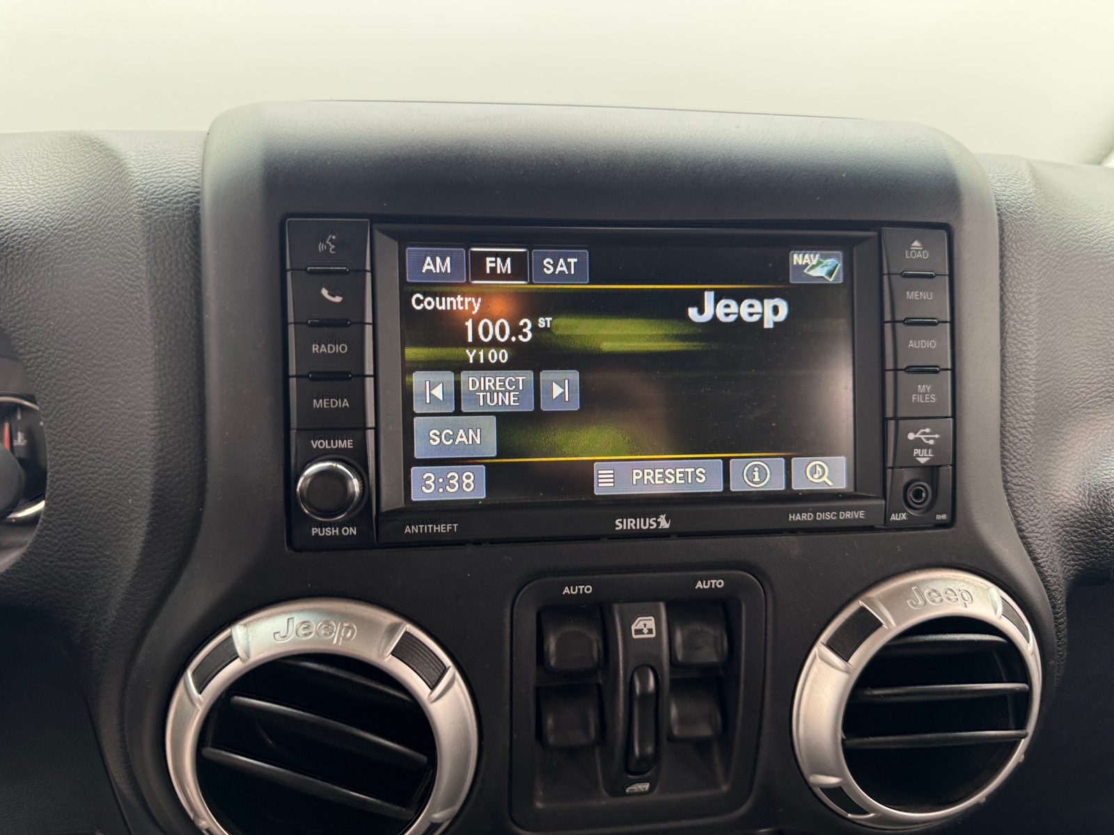 Thumbnail: 2017 Jeep Wrangler - 4