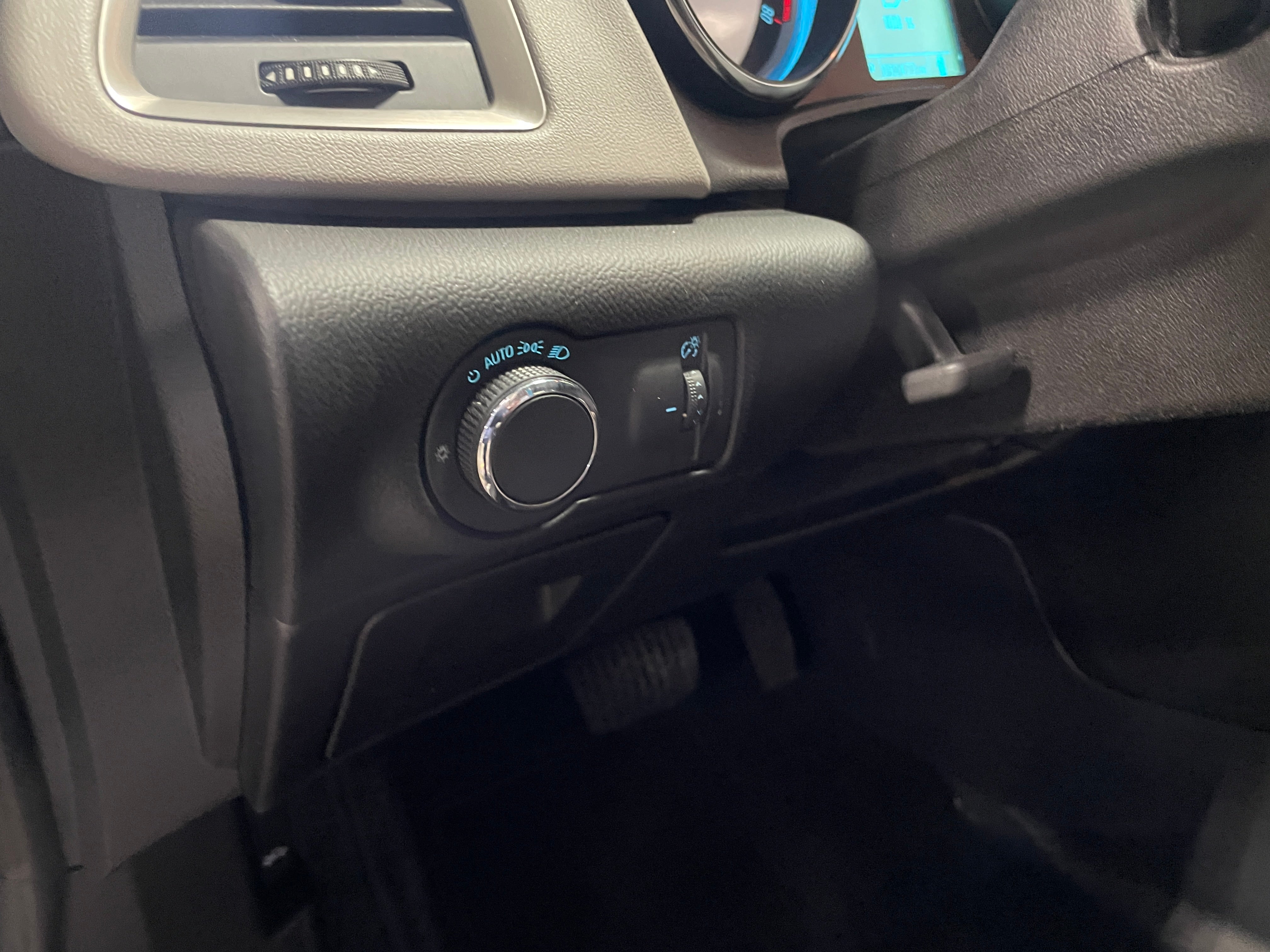 Used 2015 Buick Verano 1SD with VIN 1G4PP5SK7F4206399 for sale in Oak Creek, WI