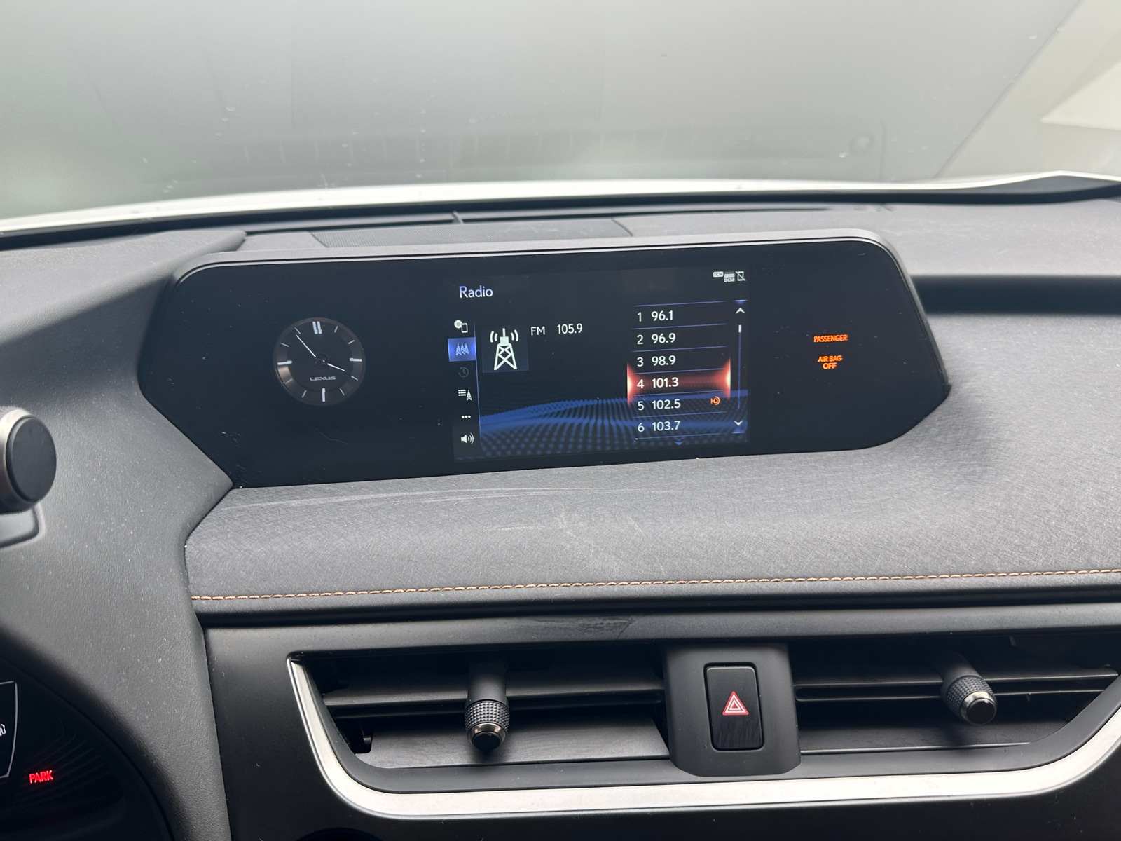 Thumbnail: 2019 Lexus UX - 3