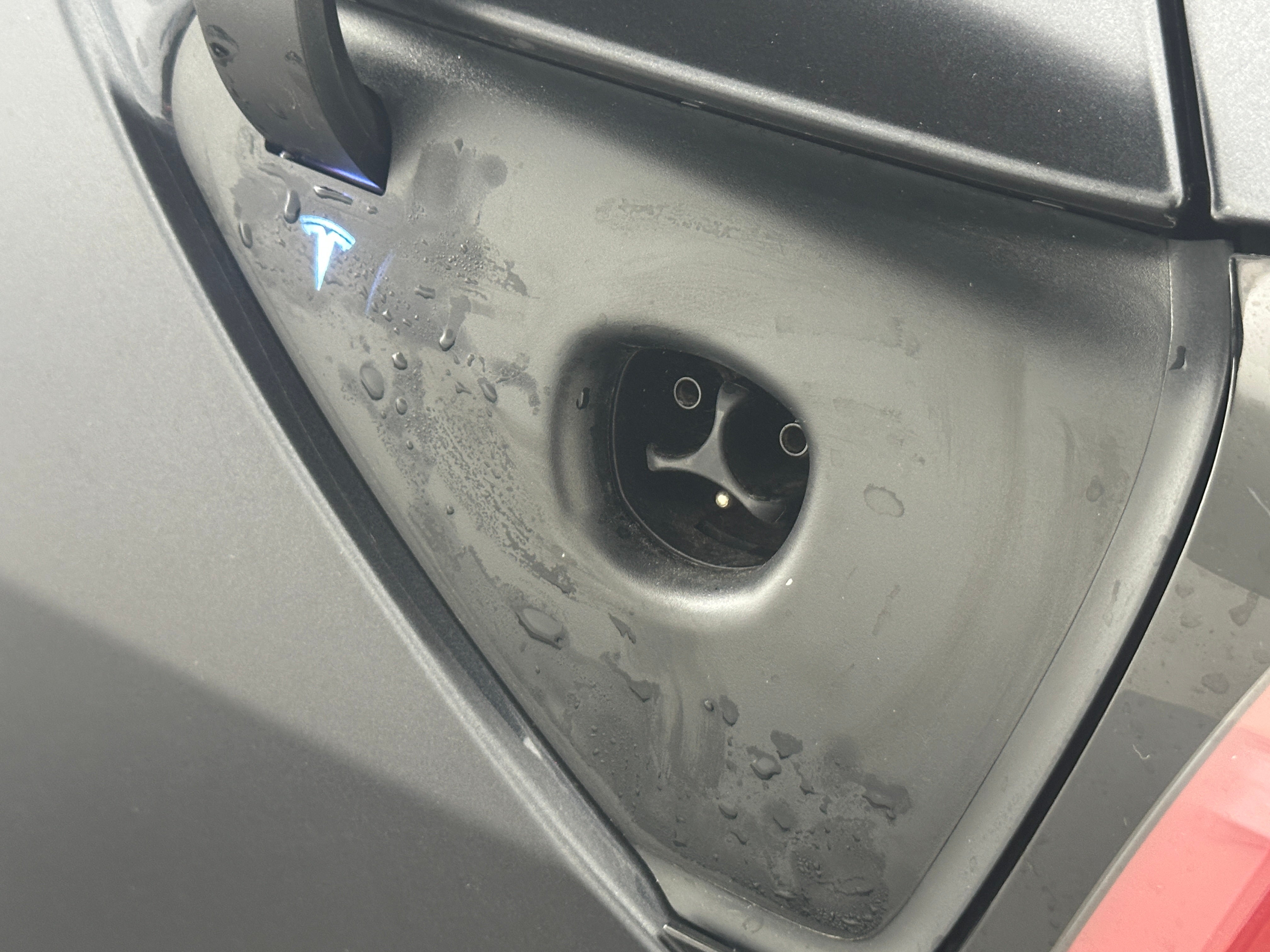 Used 2024 Tesla Model Y Long Range with VIN 7SAYGDEE6RA243305 for sale in Oak Creek, WI