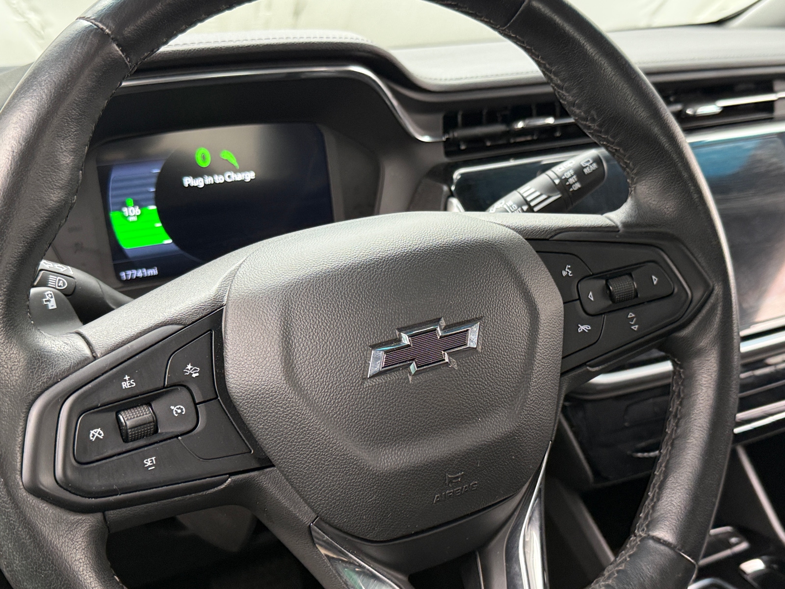 Thumbnail: 2023 Chevrolet Bolt EV - 4