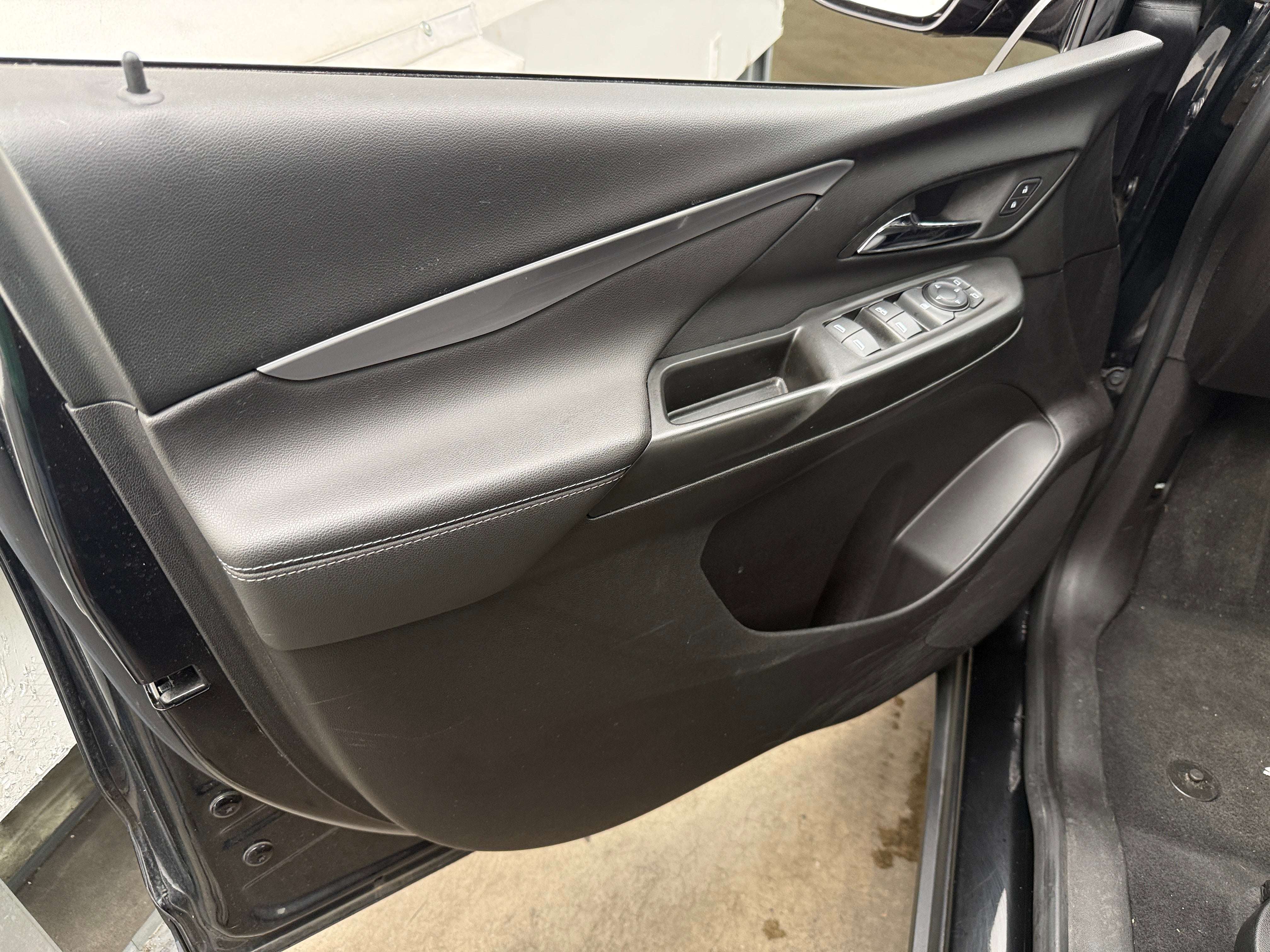 Used 2023 Chevrolet Bolt EV 2LT with VIN 1G1FX6S01P4146800 for sale in Auburn, WA