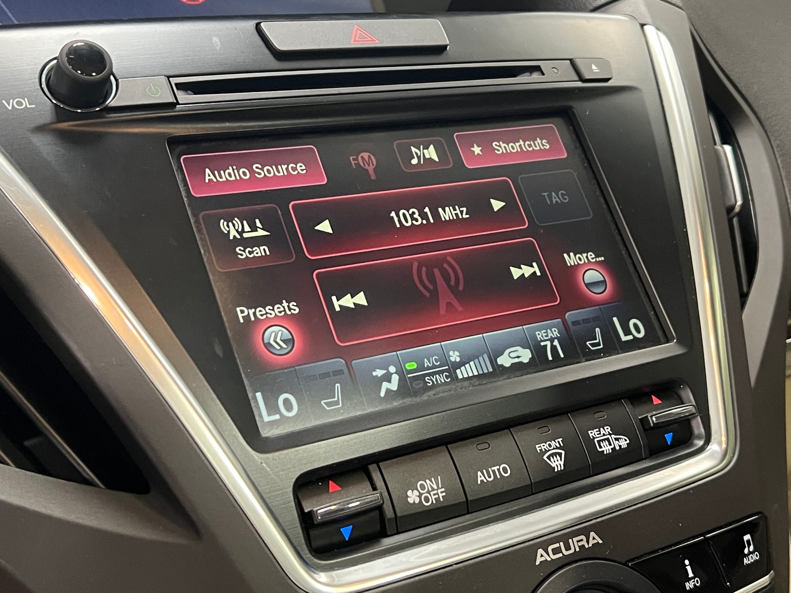 Thumbnail: 2016 Acura MDX - 4