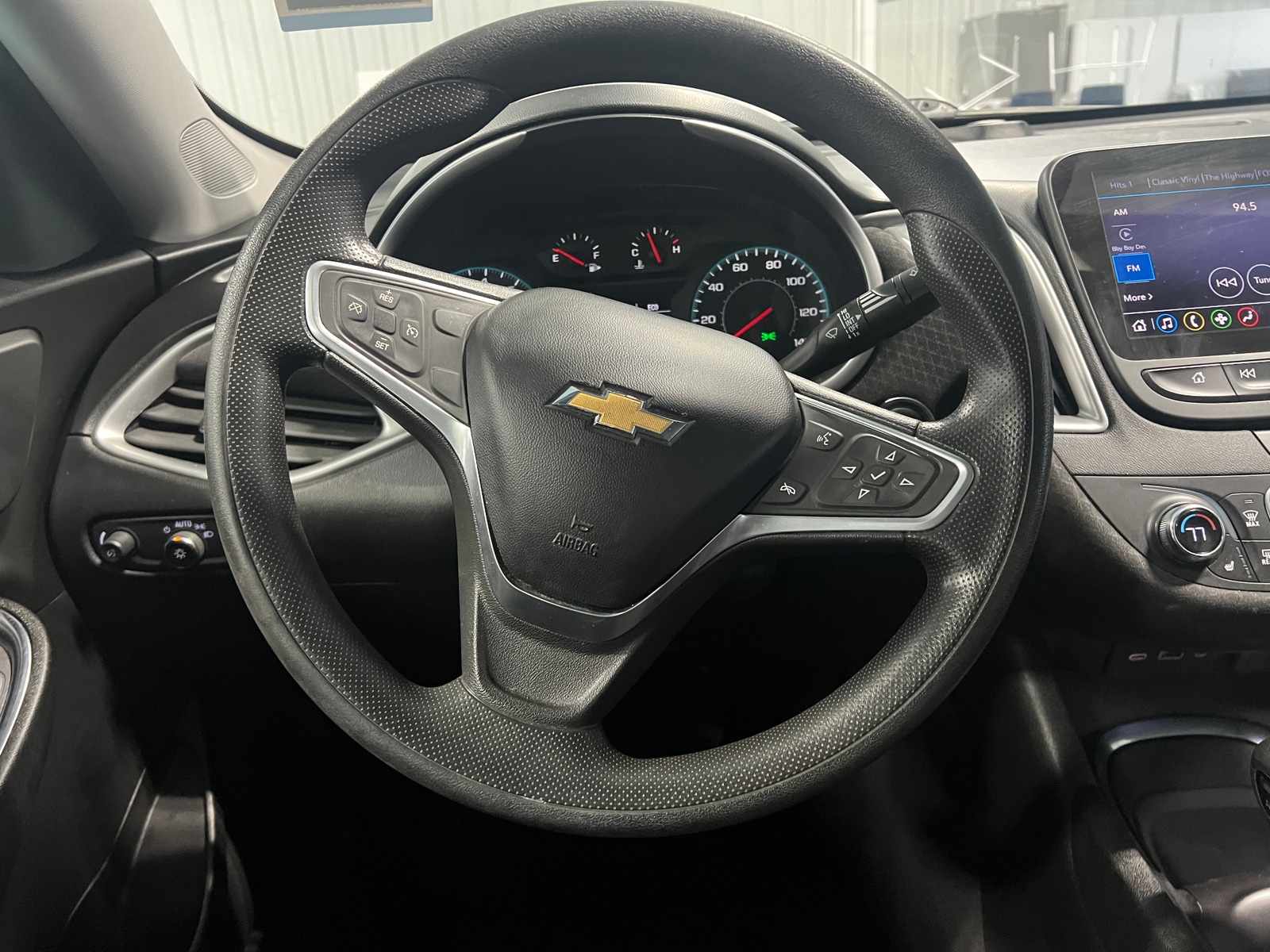 Thumbnail: 2022 Chevrolet Malibu - 5