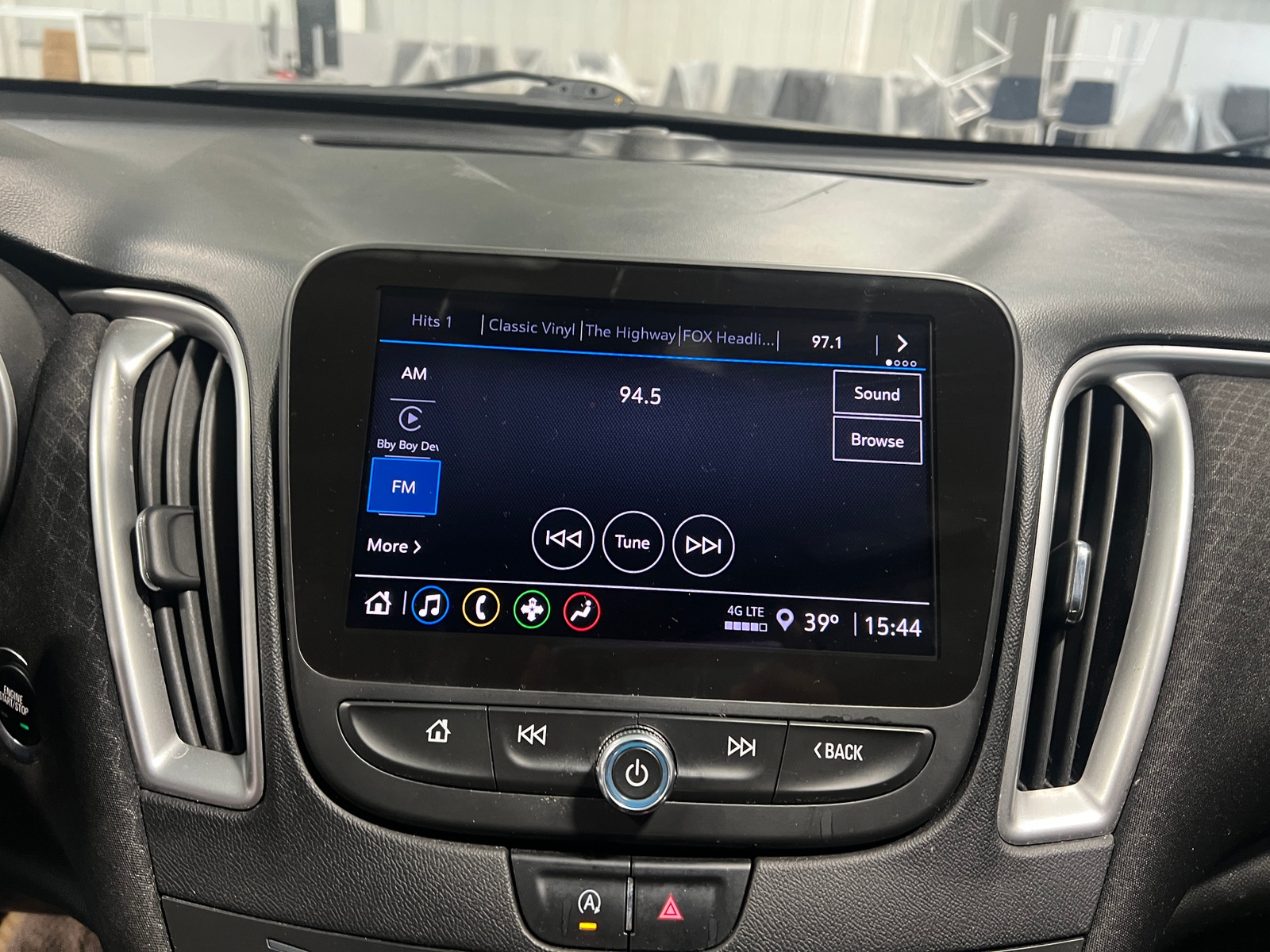 Thumbnail: 2022 Chevrolet Malibu - 4