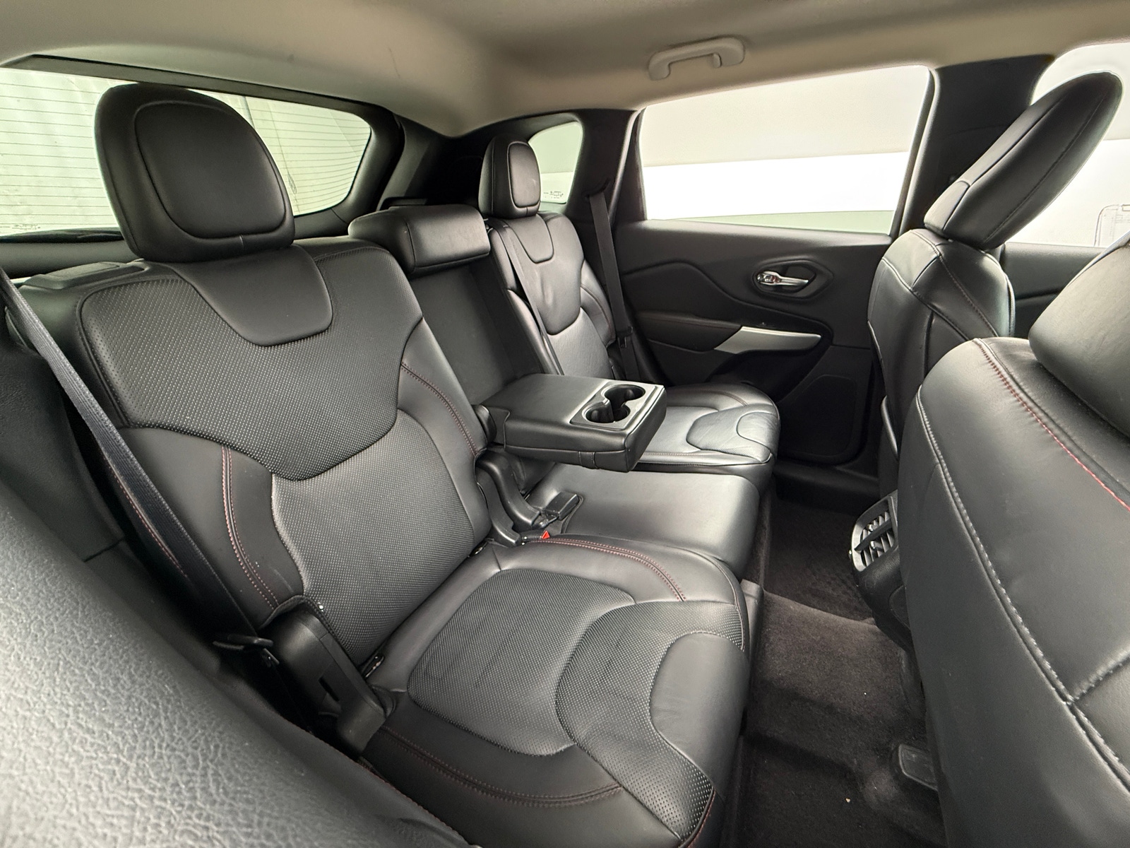 Thumbnail: 2017 Jeep Cherokee - 5