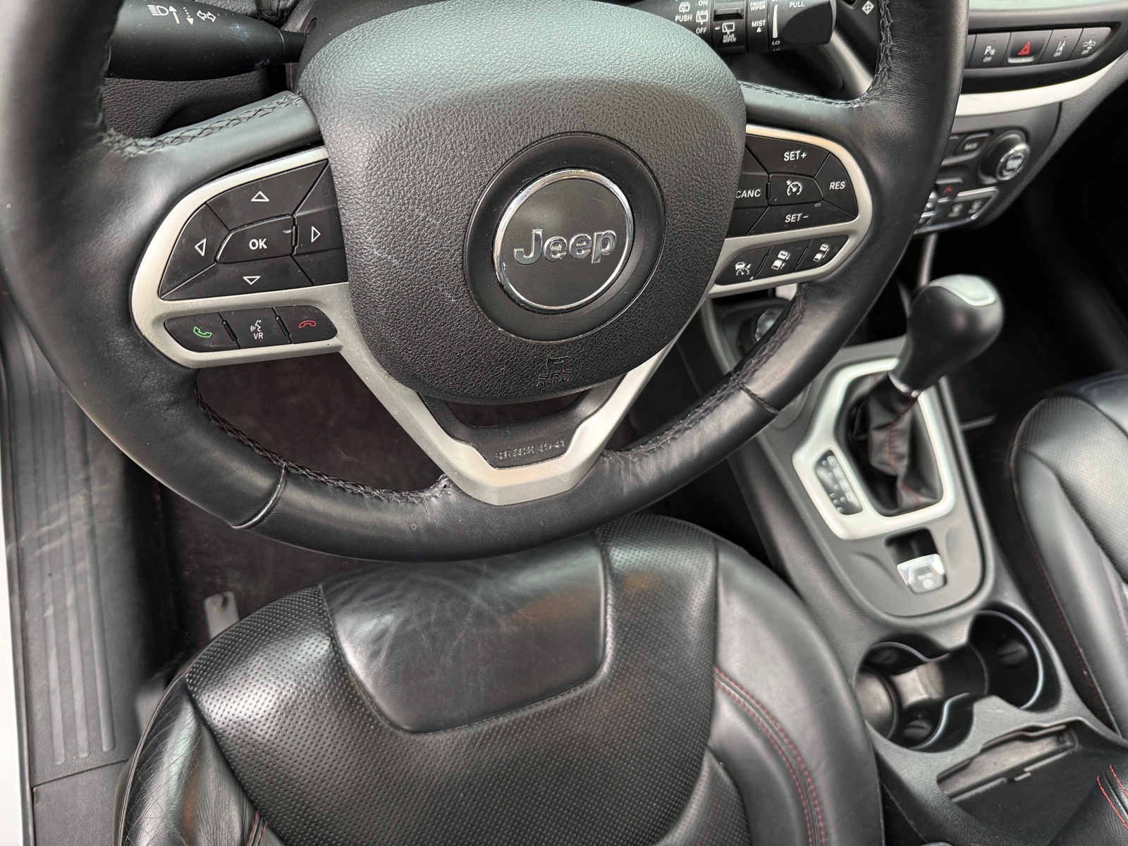 Thumbnail: 2017 Jeep Cherokee - 4