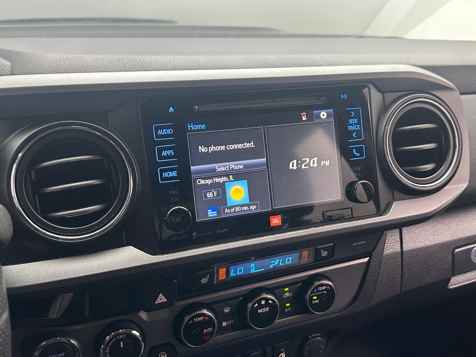 Thumbnail: 2018 Toyota Tacoma - 4