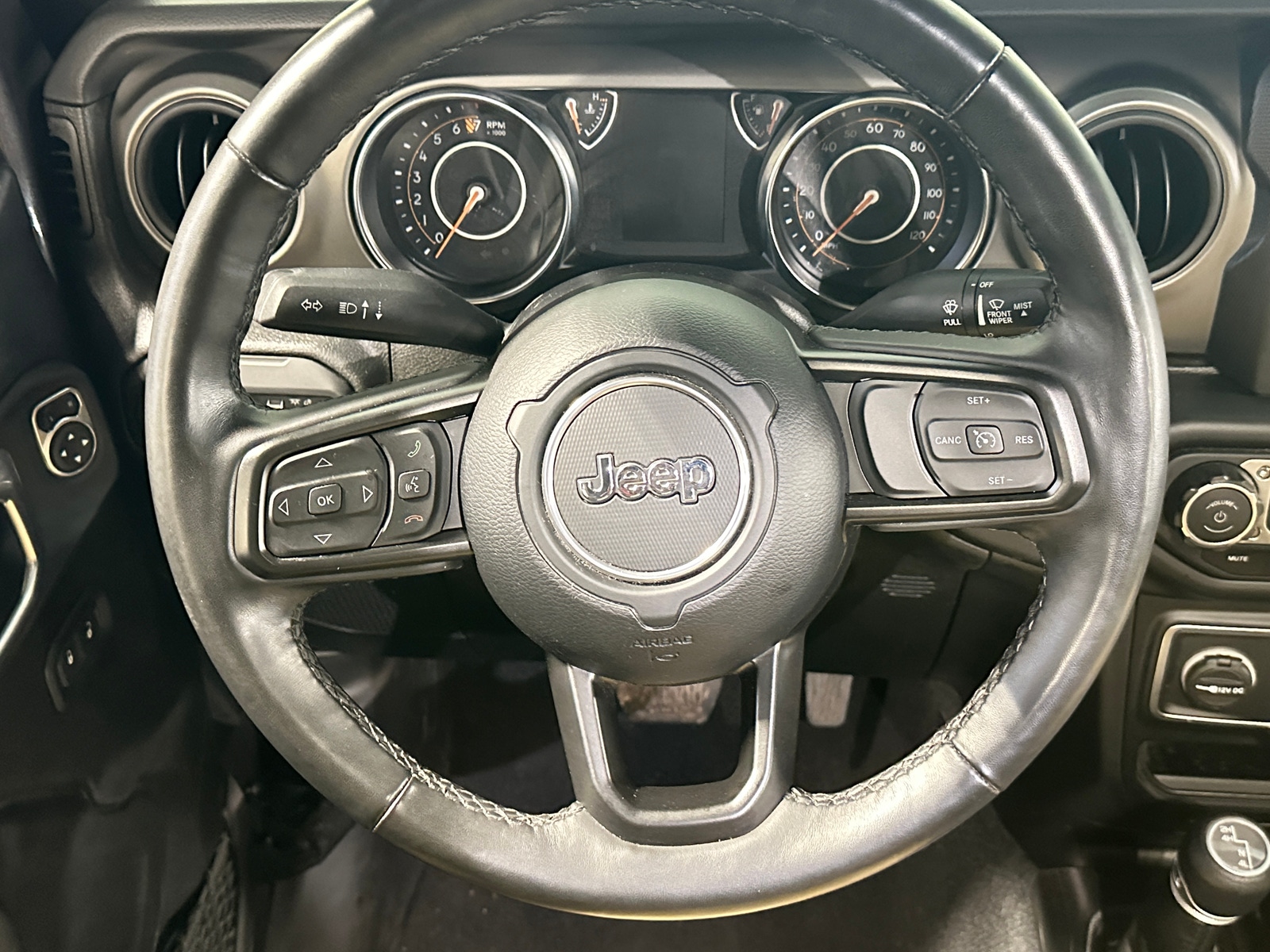 Thumbnail: 2022 Jeep Wrangler - 5