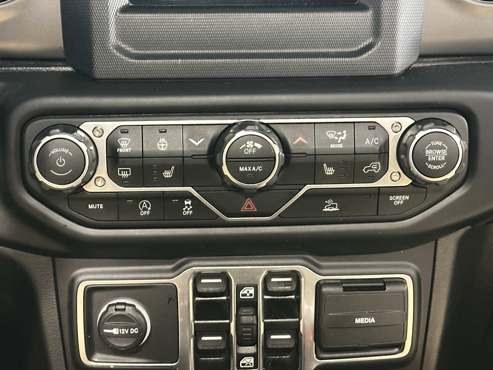 Thumbnail: 2022 Jeep Wrangler - 4