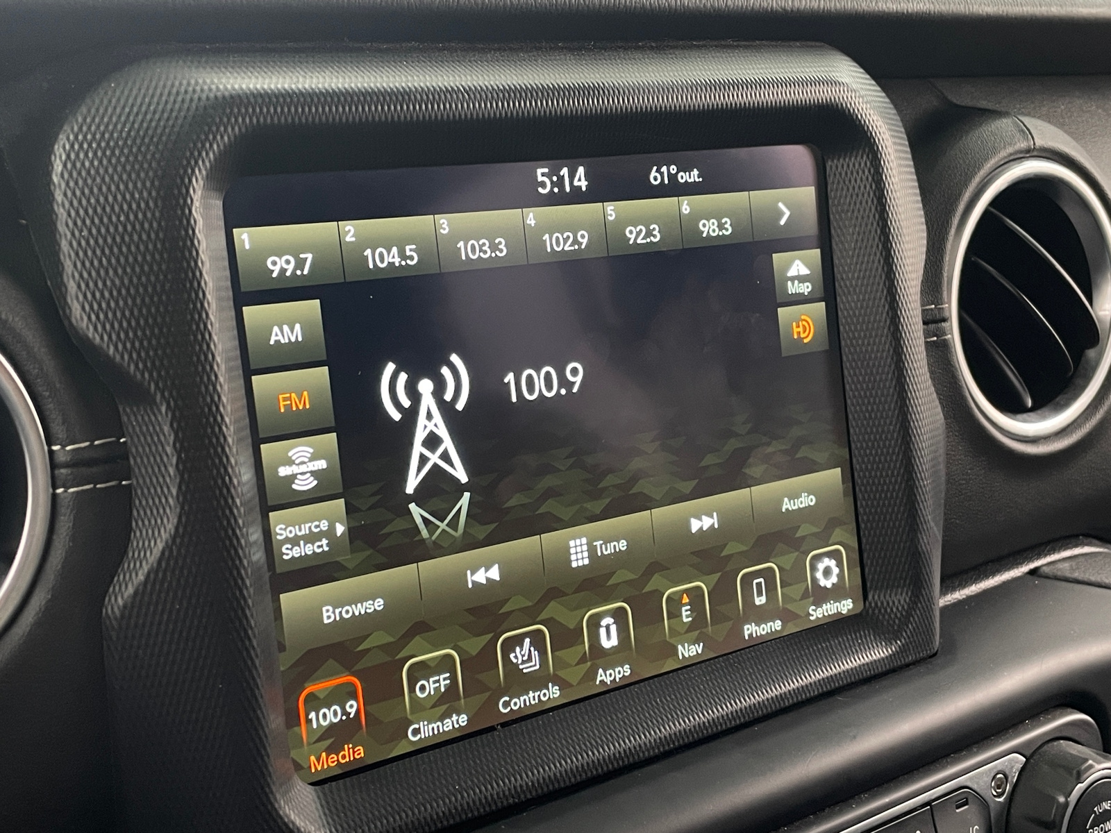 Thumbnail: 2021 Jeep Wrangler - 3