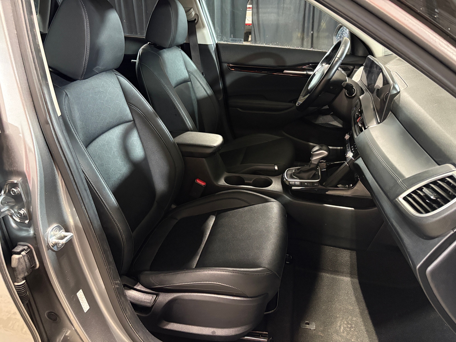 Thumbnail: 2024 Kia Seltos - 2