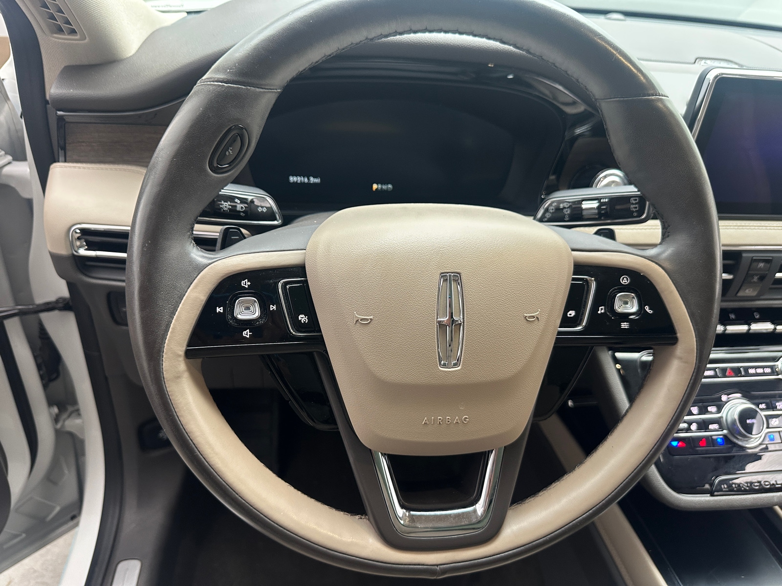 Thumbnail: 2020 Lincoln Corsair - 4