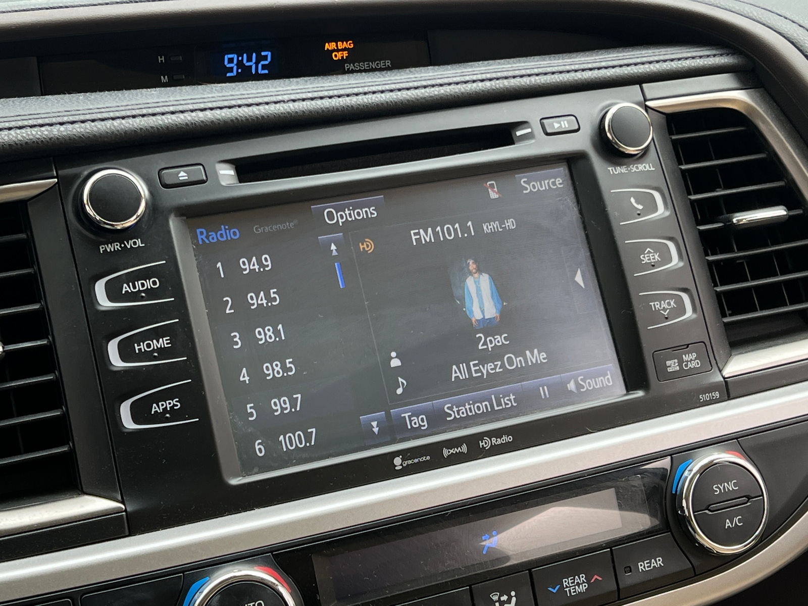 Thumbnail: 2016 Toyota Highlander - 3