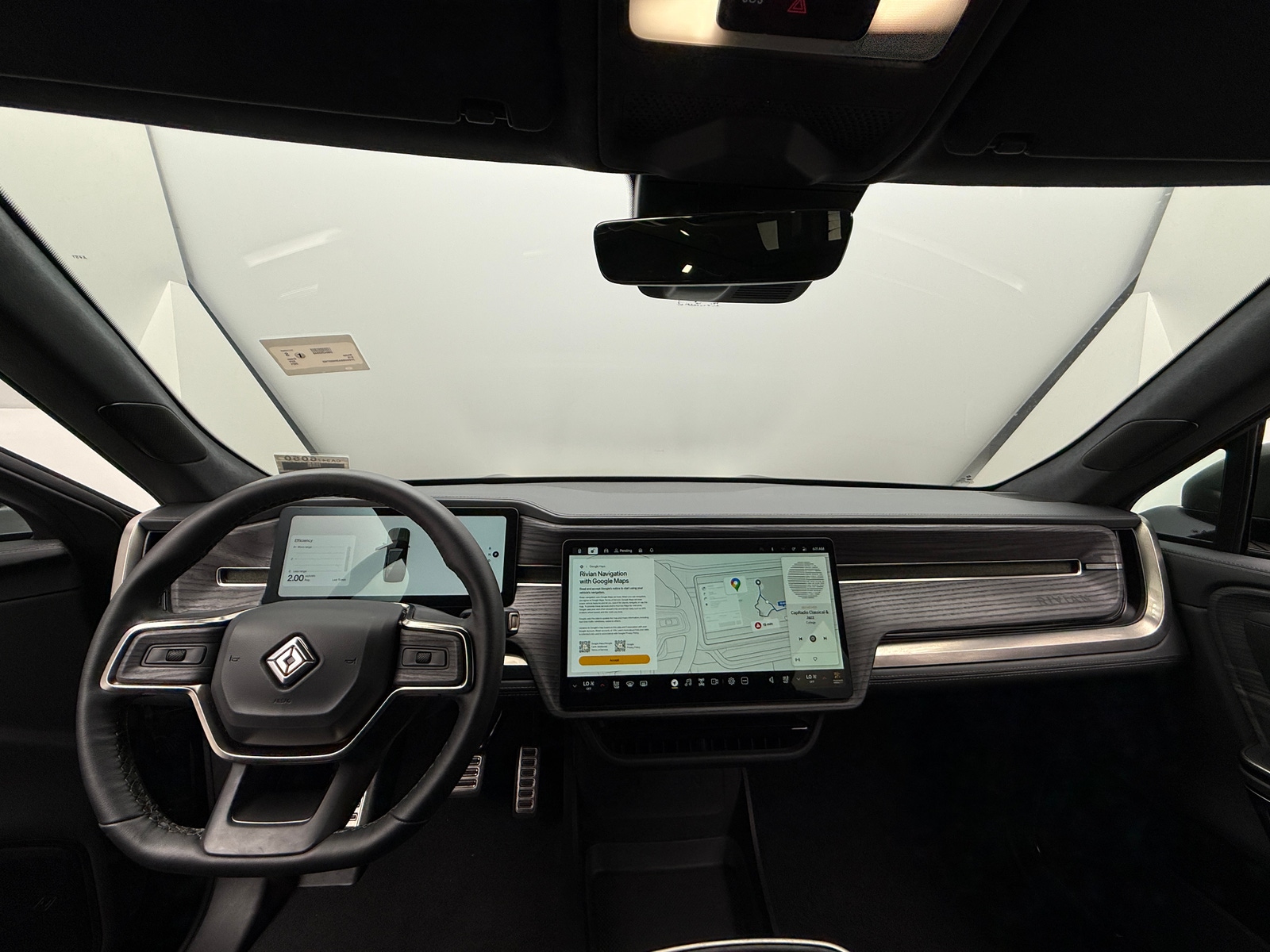 Thumbnail: 2024 Rivian R1S - 2