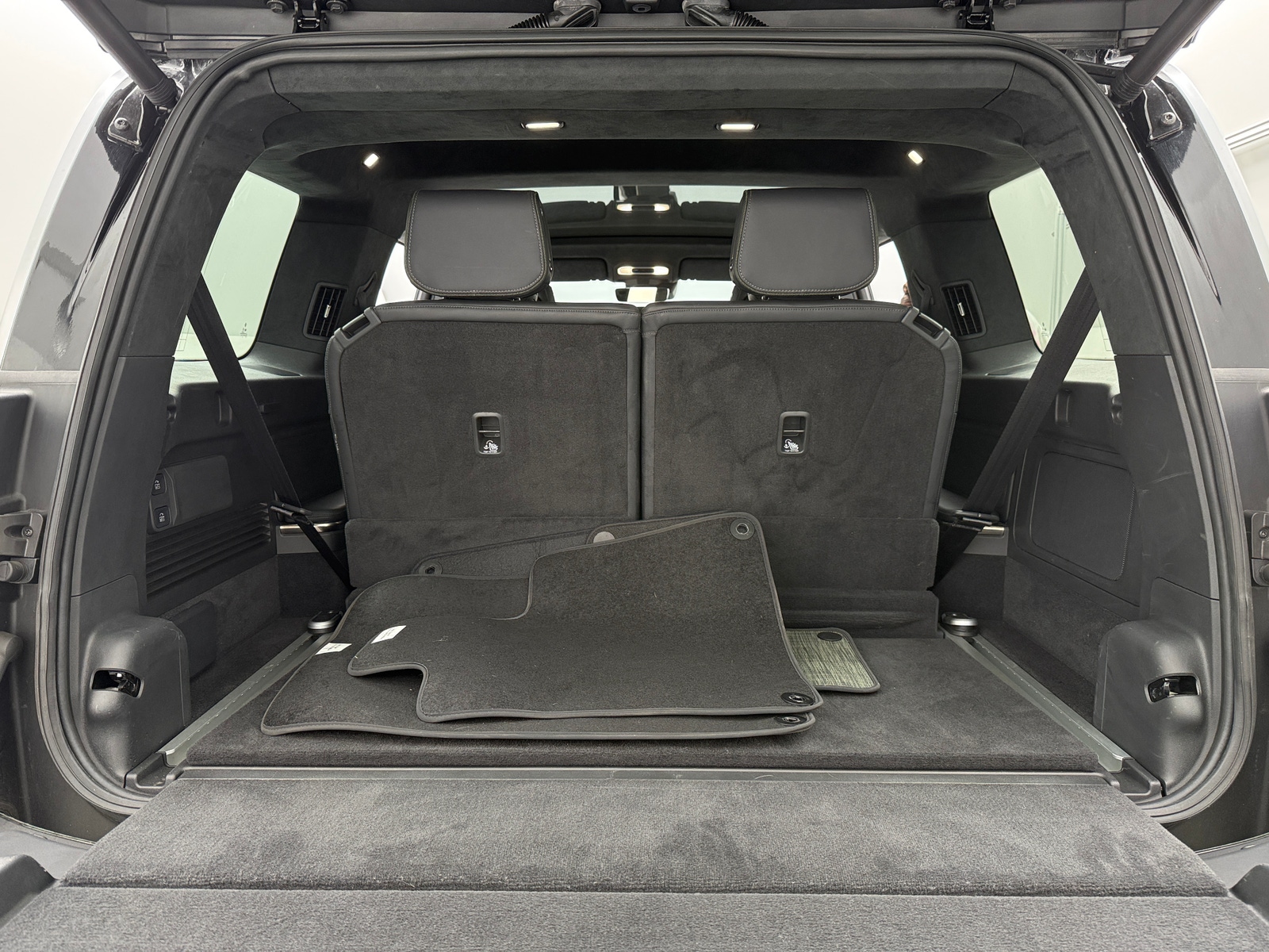 Thumbnail: 2024 Rivian R1S - 6