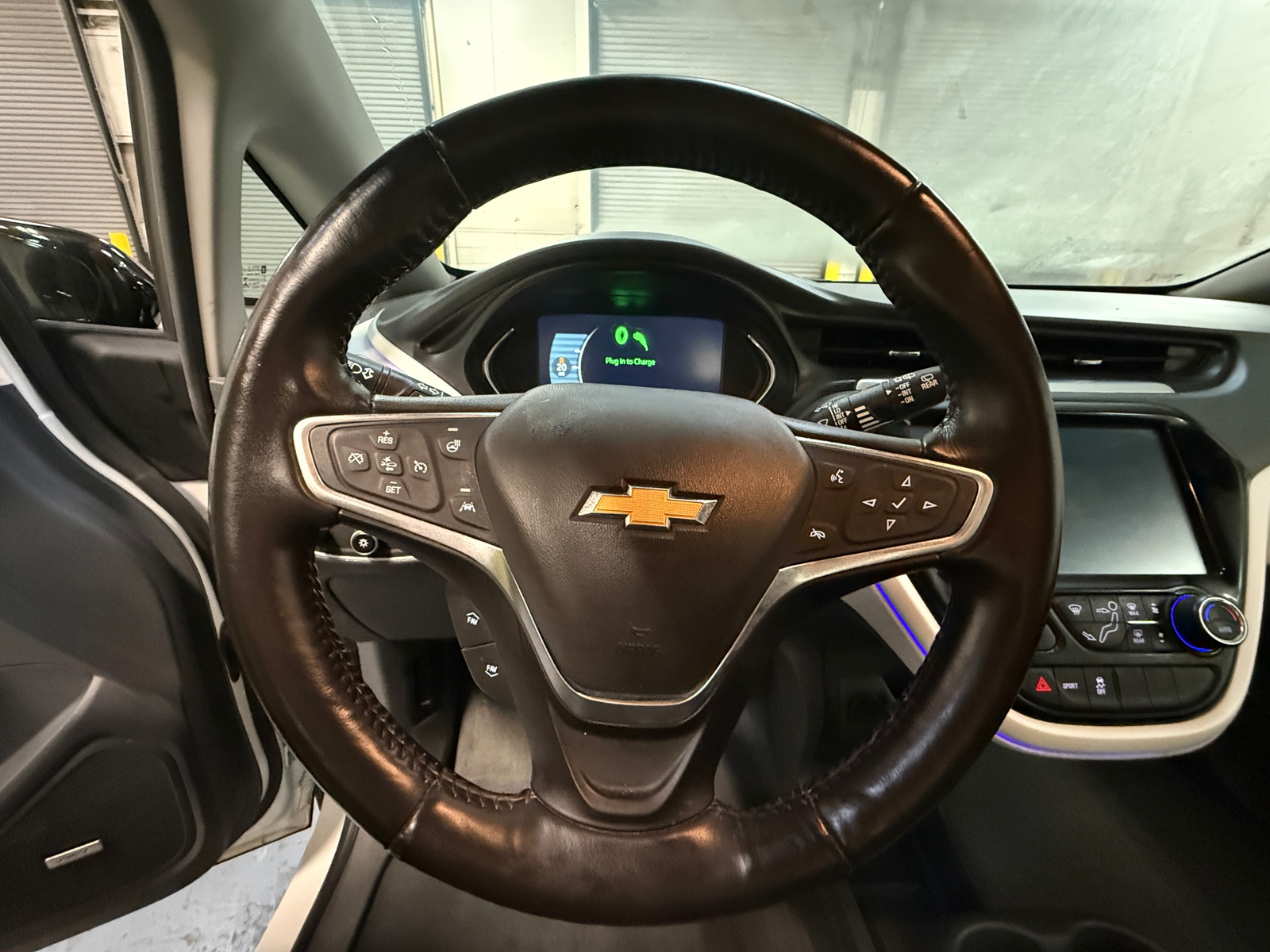 Thumbnail: 2017 Chevrolet Bolt EV - 4