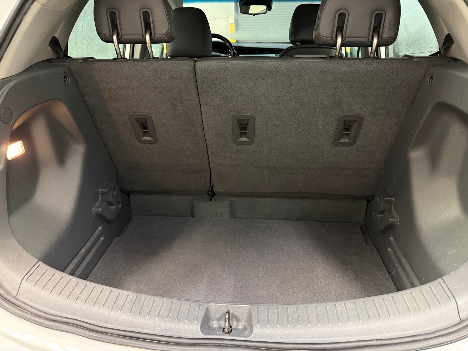 Thumbnail: 2017 Chevrolet Bolt EV - 6