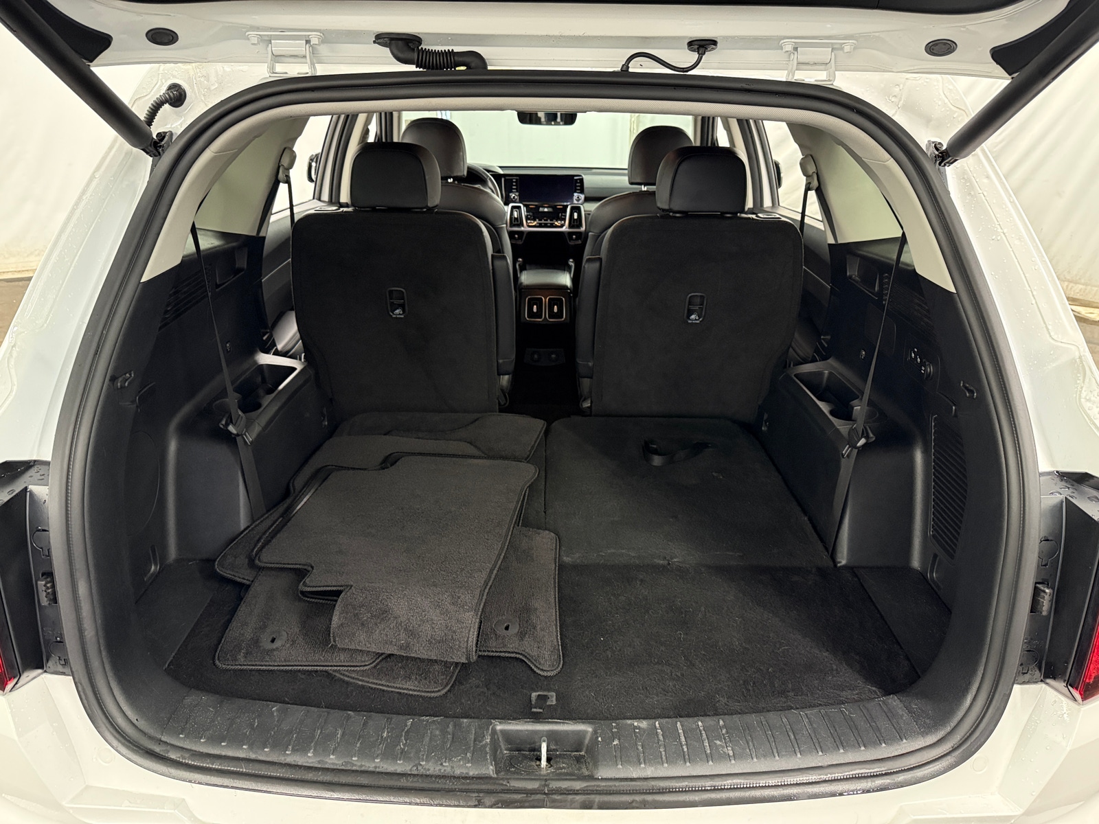 Thumbnail: 2023 Kia Sorento - 6