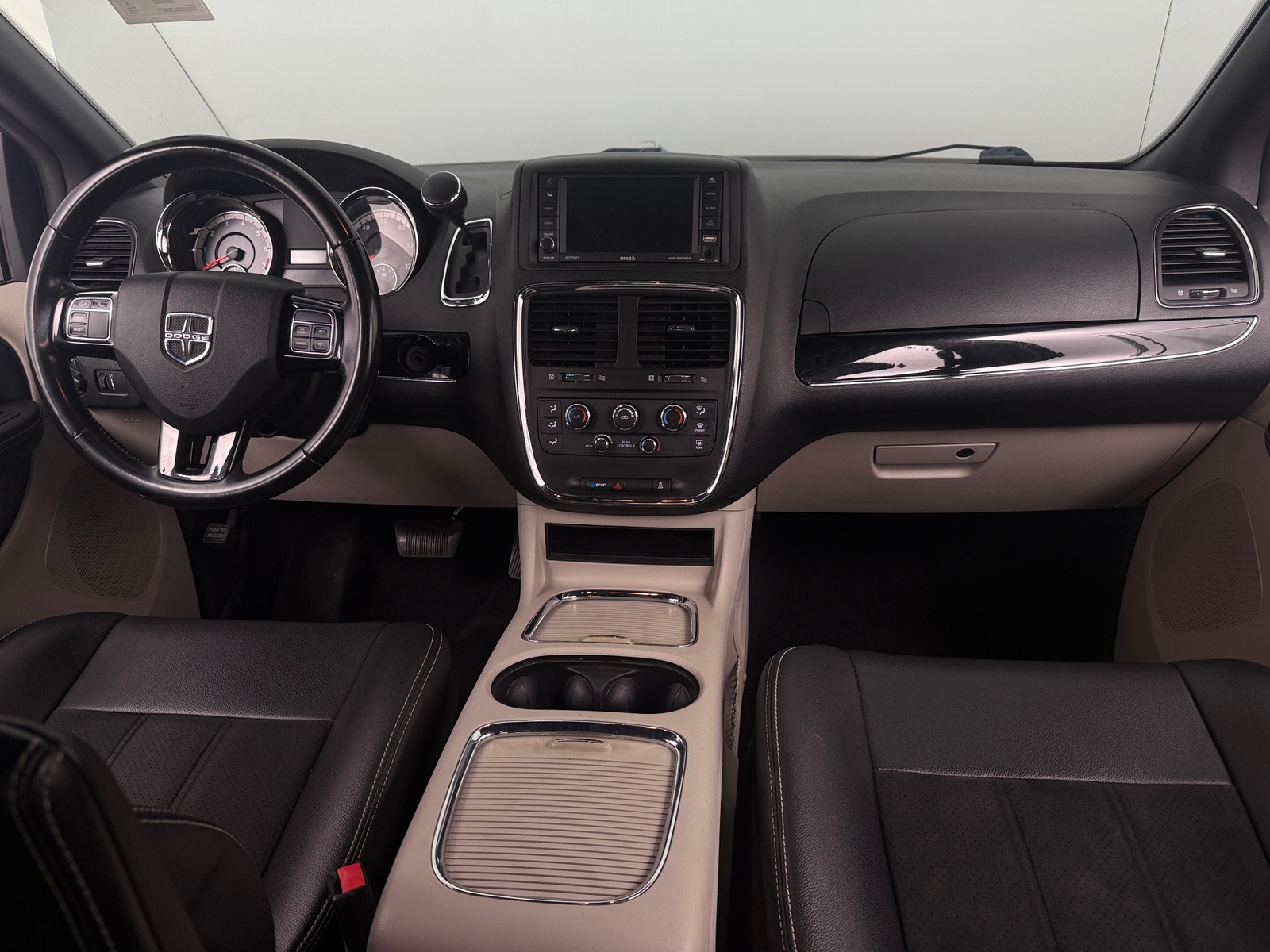 Thumbnail: 2019 Dodge Grand Caravan - 3