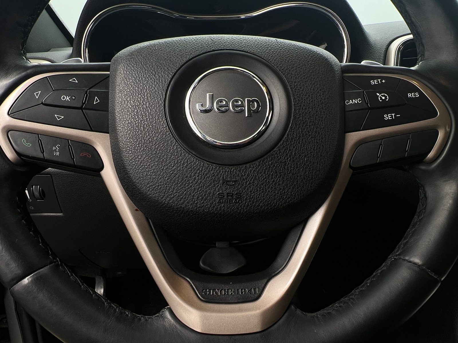 Thumbnail: 2017 Jeep Grand Cherokee - 5