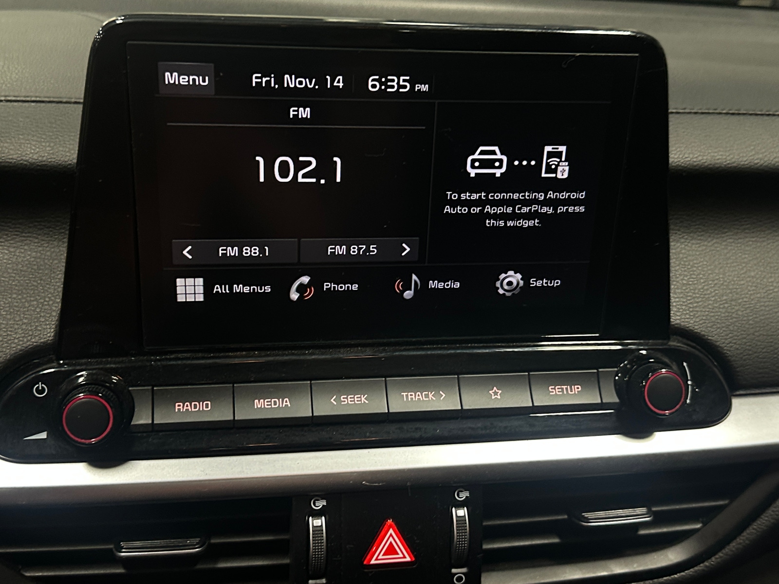 Thumbnail: 2023 Kia Forte - 4