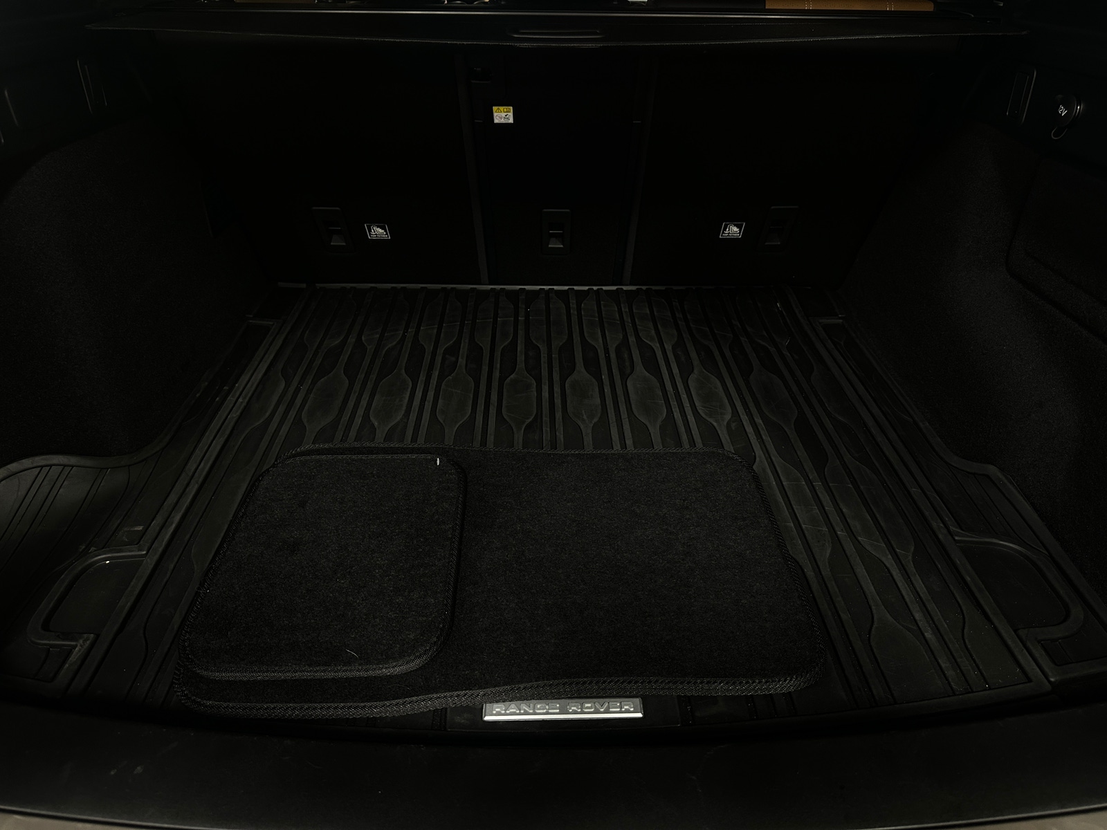 Thumbnail: 2018 Land Rover Range Rover Velar - 6