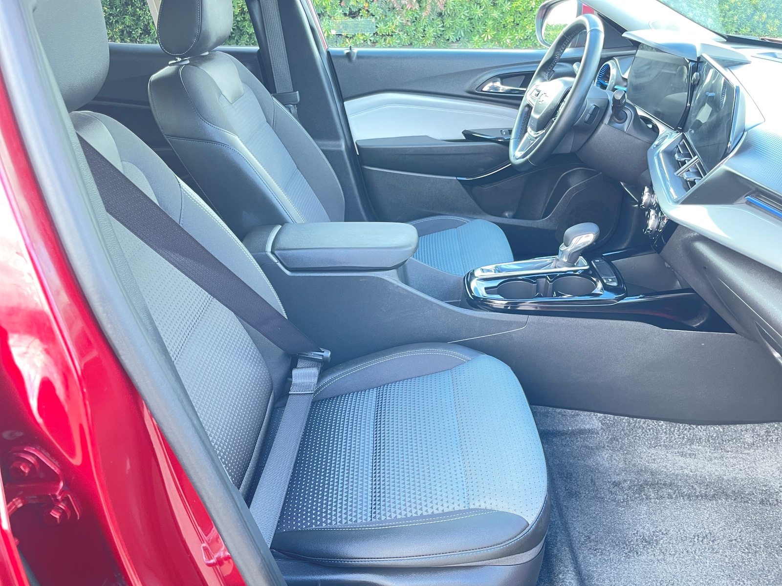 Thumbnail: 2025 Chevrolet Trax - 2