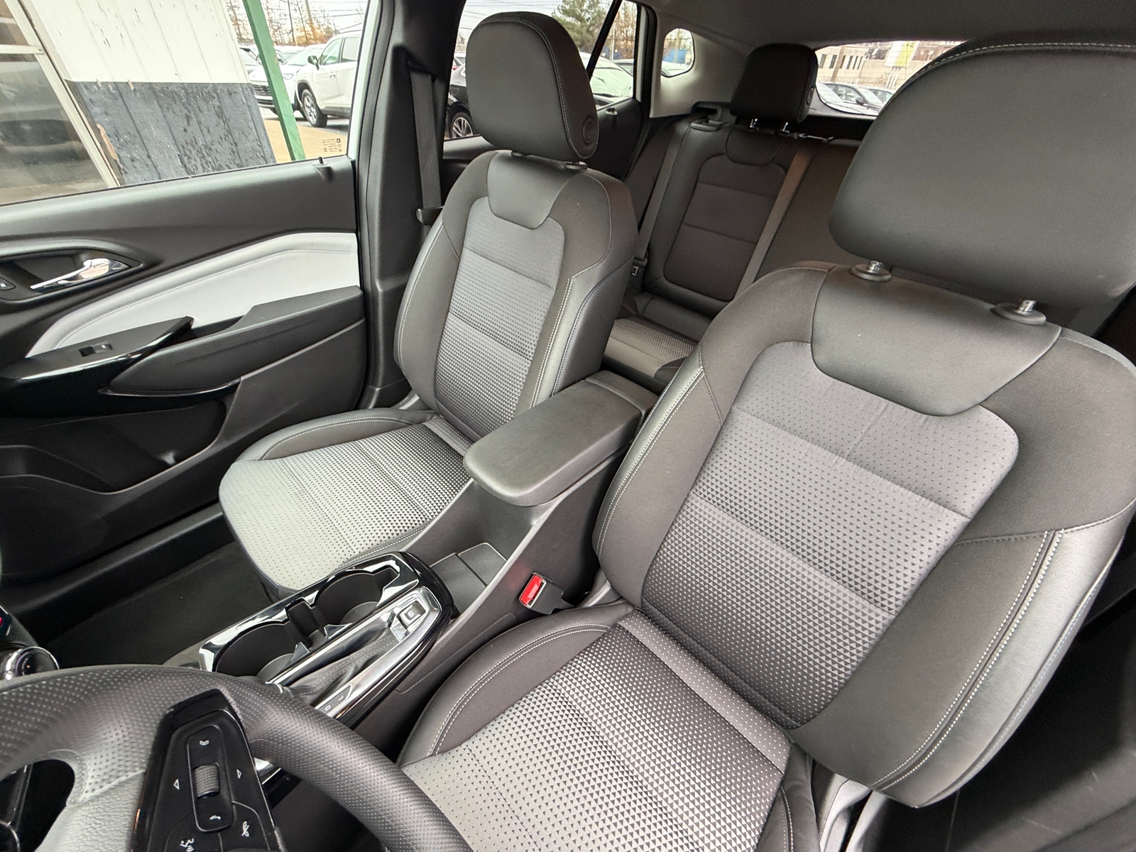 Thumbnail: 2025 Chevrolet Trax - 2