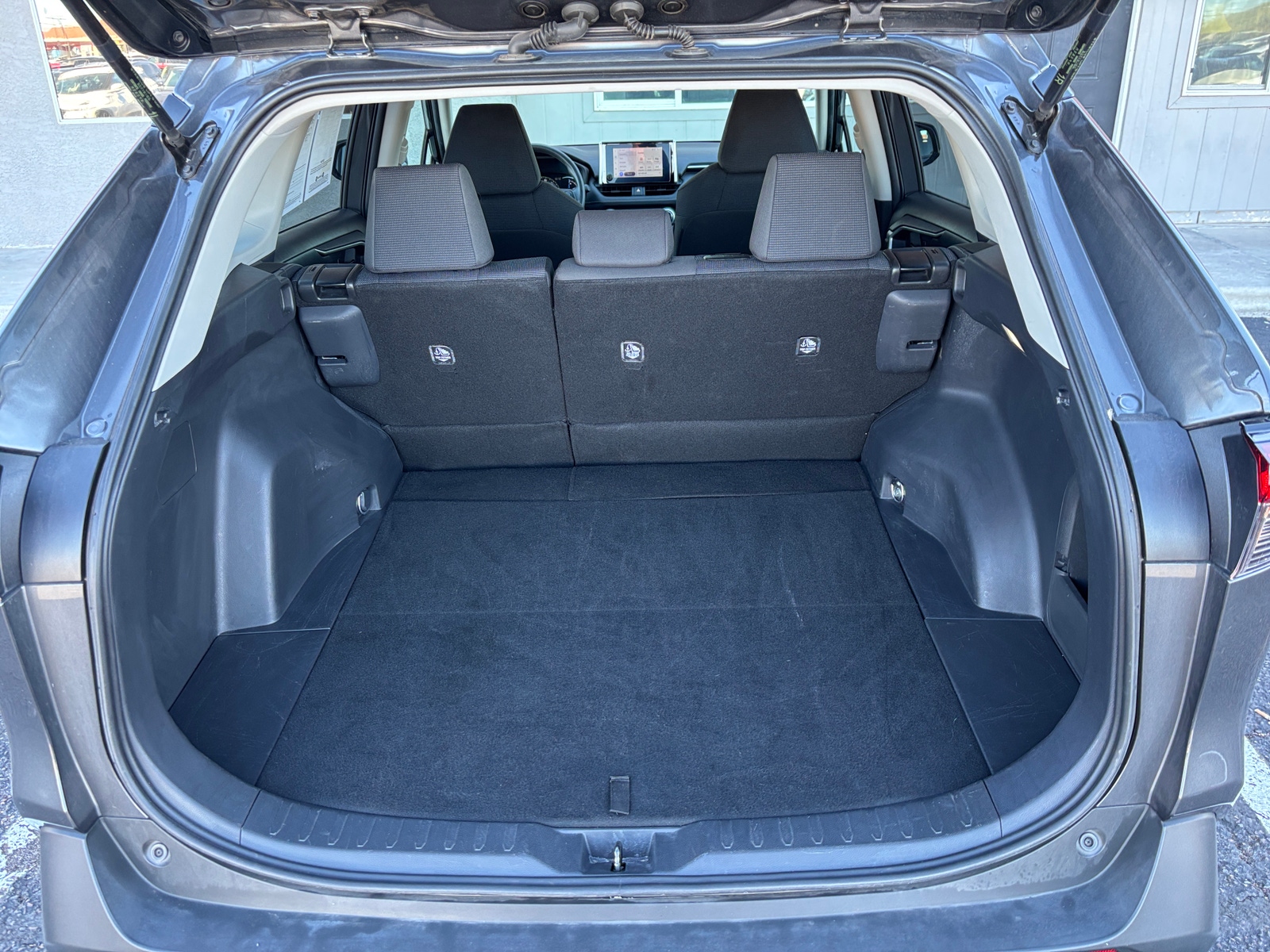 Thumbnail: 2025 Toyota RAV4 - 6