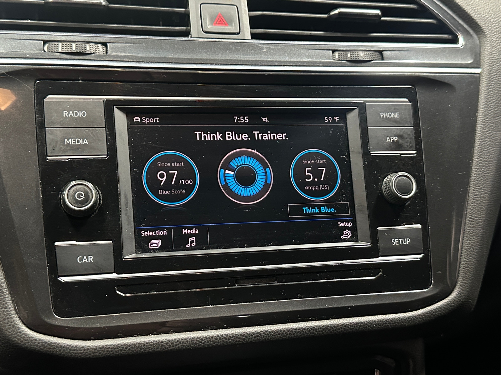 Thumbnail: 2019 Volkswagen Tiguan - 4