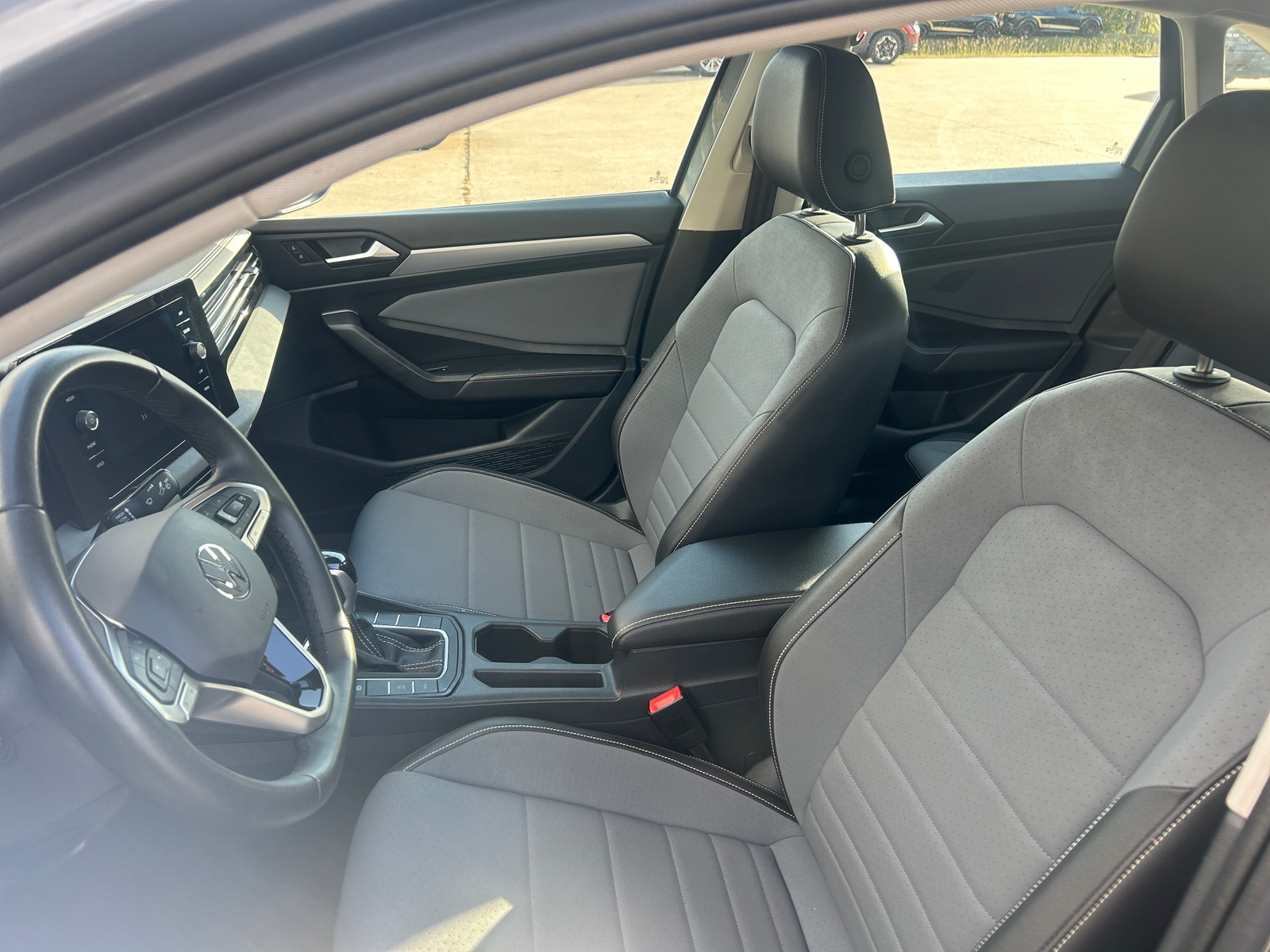 Thumbnail: 2025 Volkswagen Jetta - 2