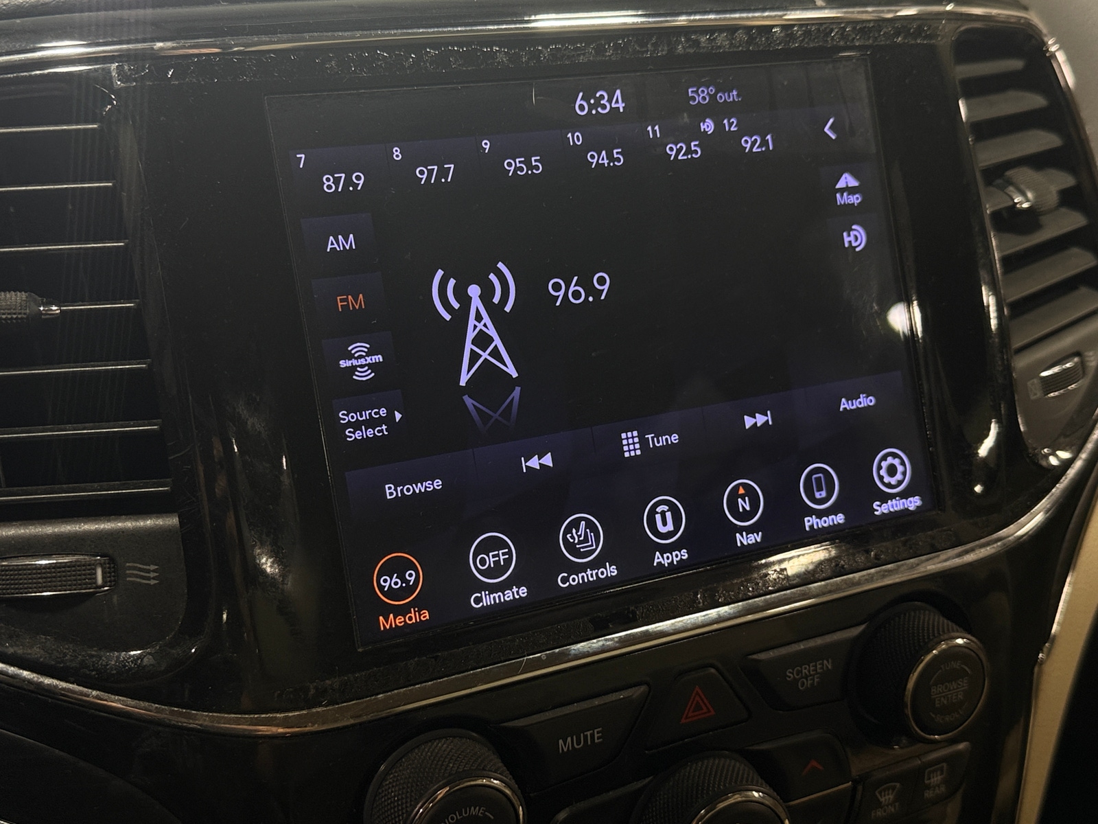 Thumbnail: 2019 Jeep Grand Cherokee - 3