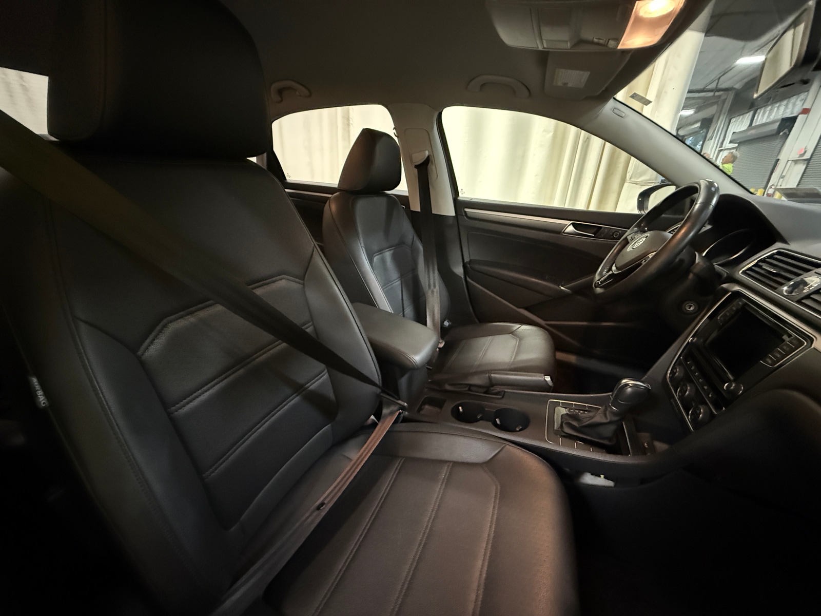 Thumbnail: 2017 Volkswagen Passat - 2