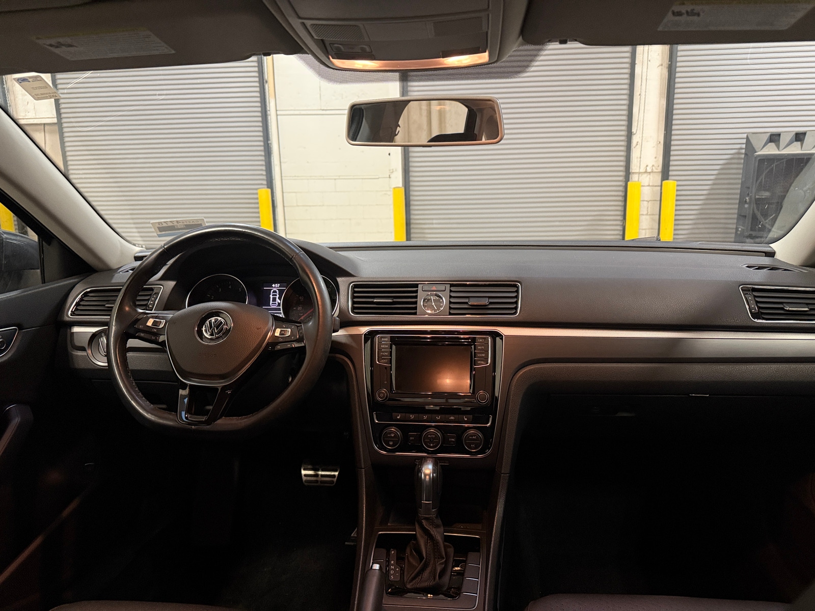 Thumbnail: 2017 Volkswagen Passat - 3