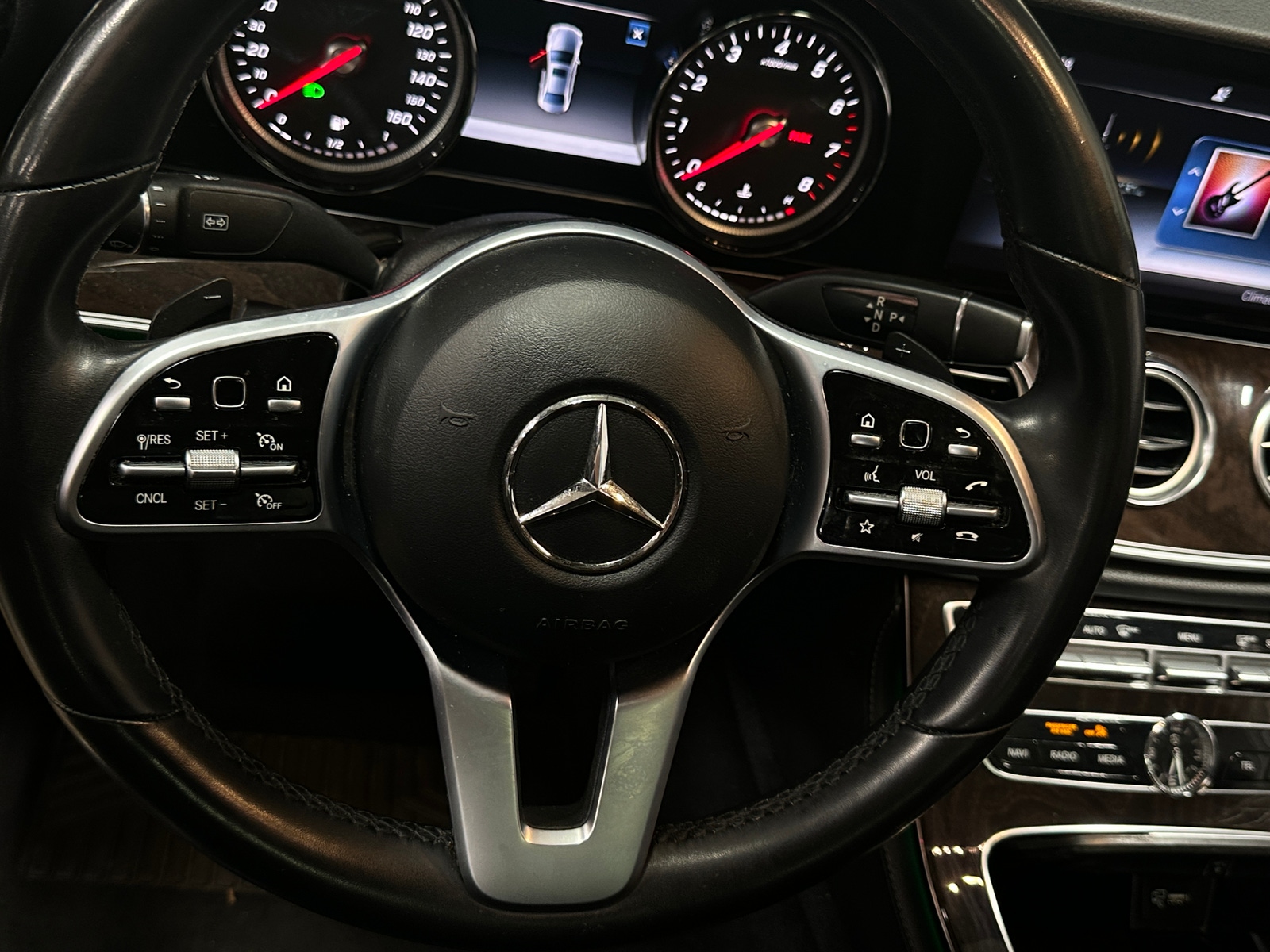 Thumbnail: 2019 Mercedes-Benz E-Class - 4