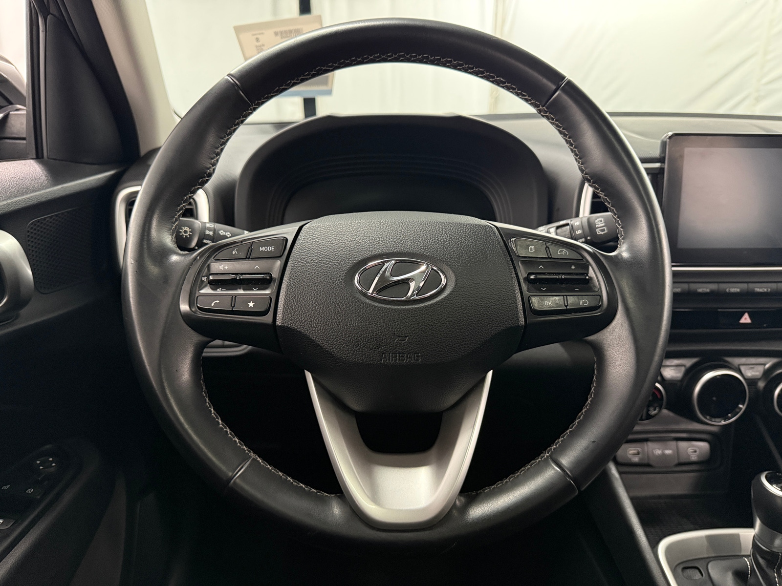 Thumbnail: 2023 Hyundai Venue - 5