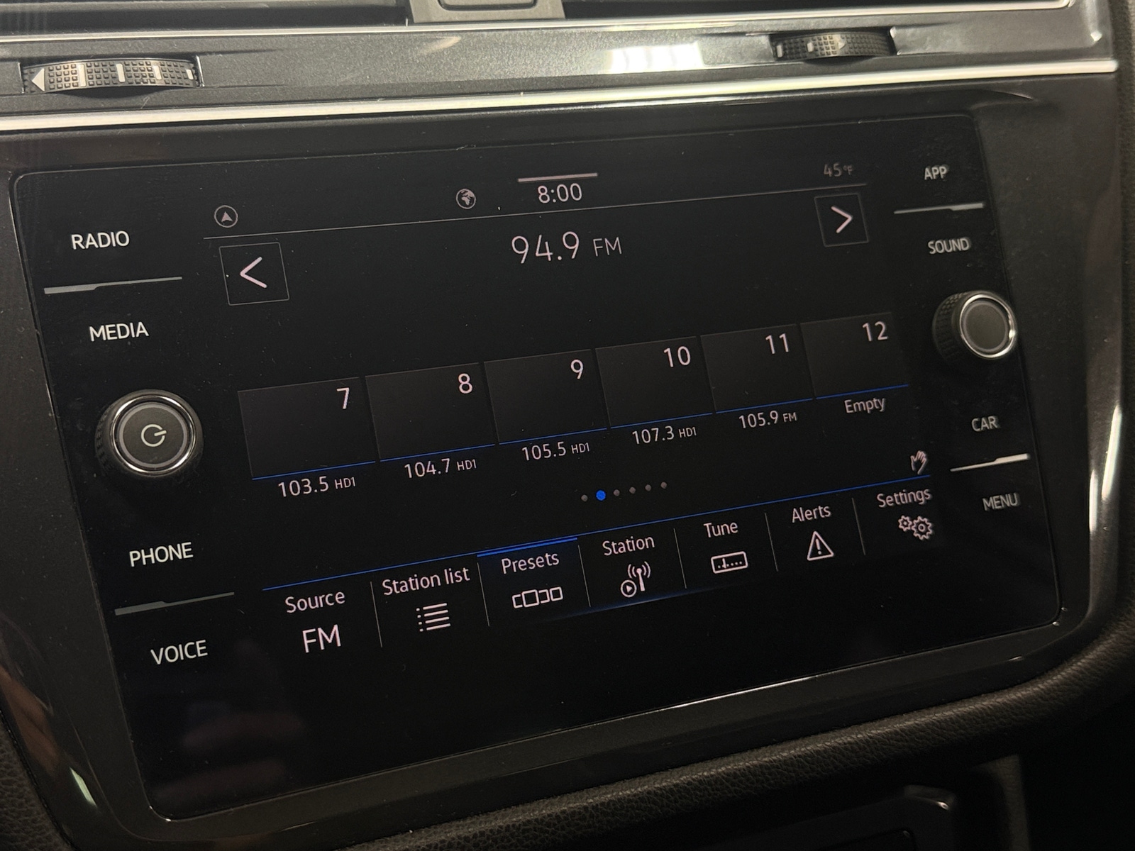 Thumbnail: 2024 Volkswagen Tiguan - 3