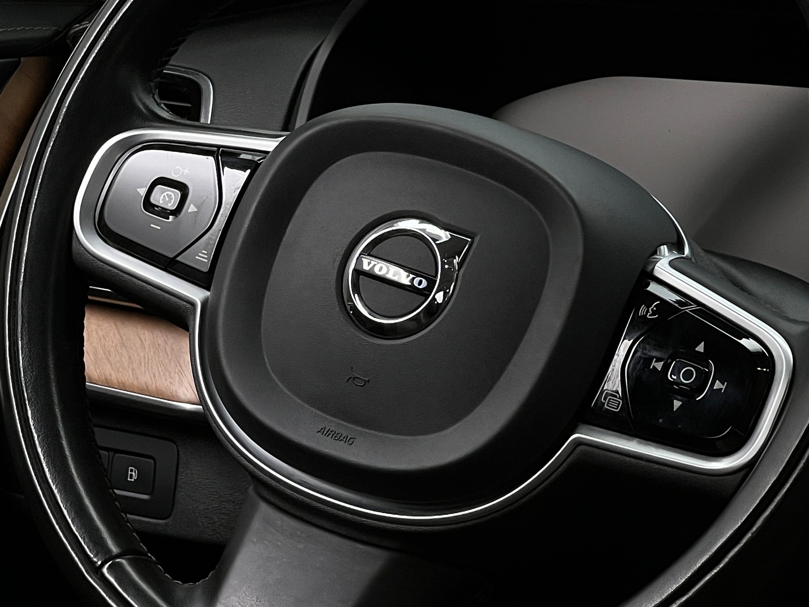 Thumbnail: 2019 Volvo XC90 - 4