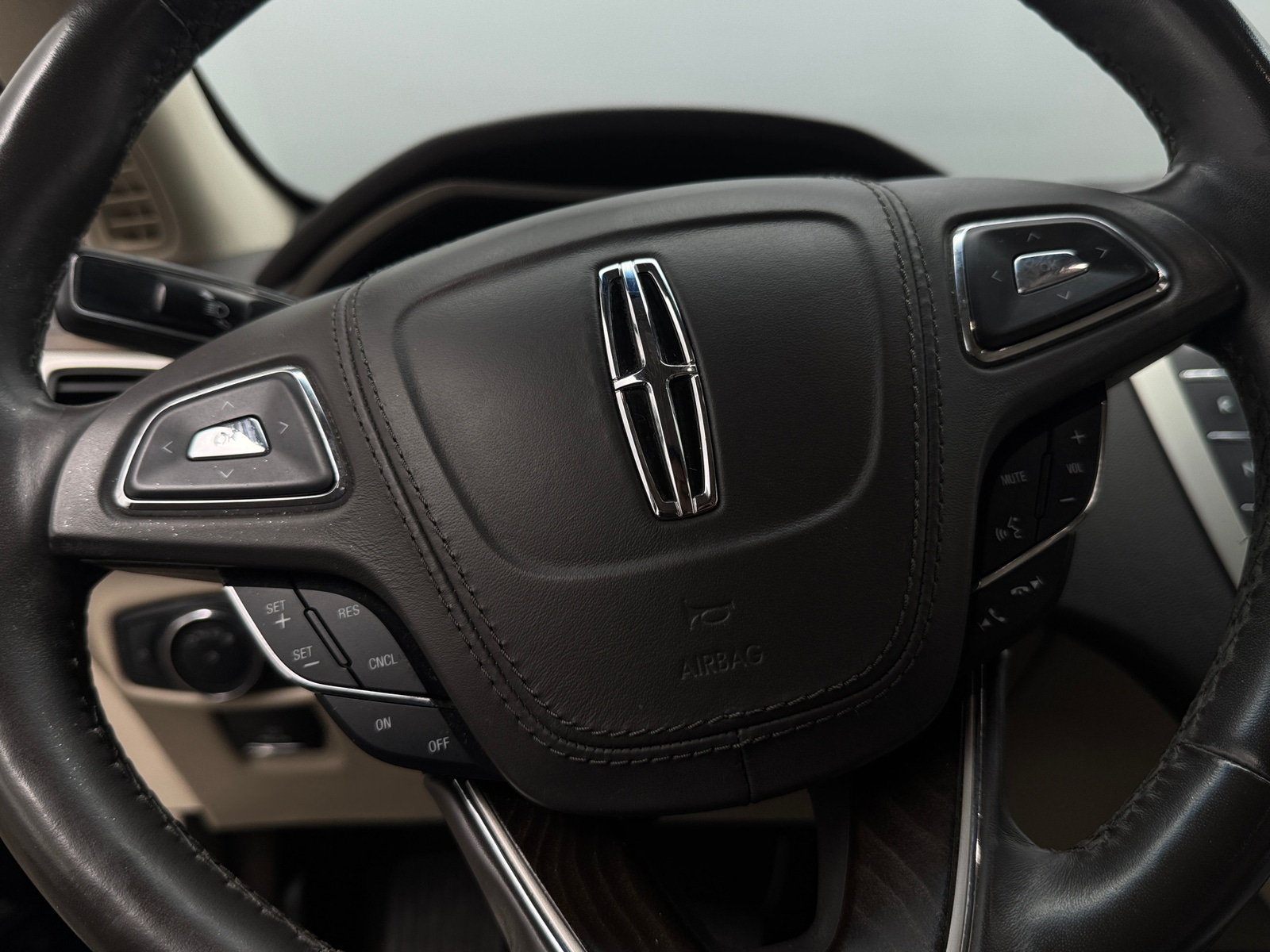 Thumbnail: 2018 Lincoln MKZ - 4