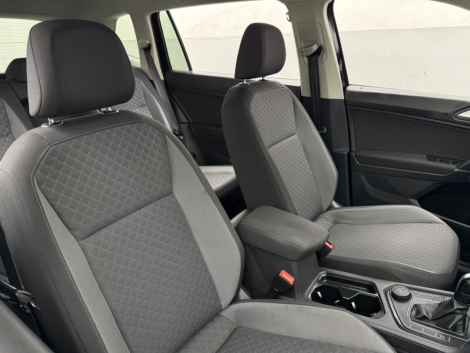 Thumbnail: 2020 Volkswagen Tiguan - 2