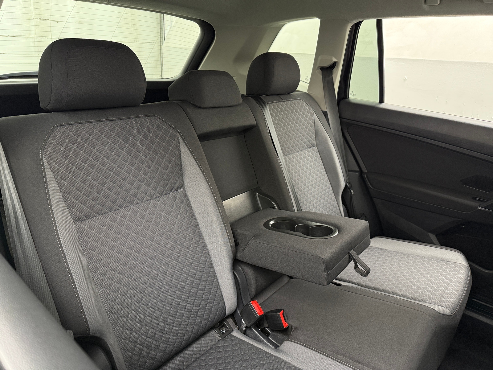 Thumbnail: 2020 Volkswagen Tiguan - 6