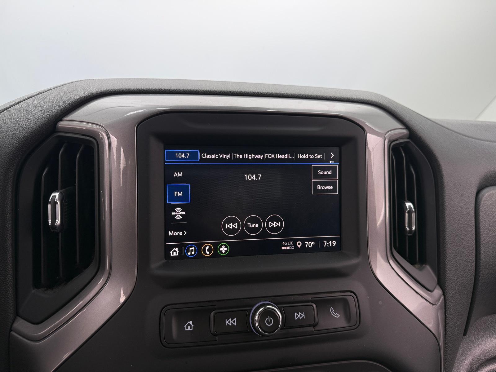 Thumbnail: 2022 Chevrolet Silverado 1500 - 4