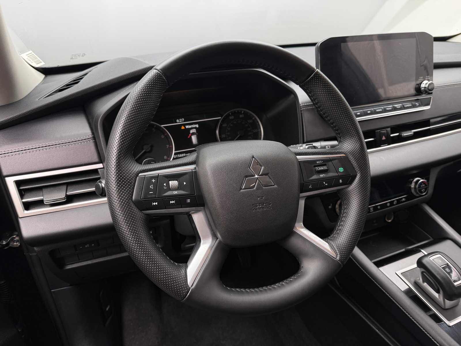 Thumbnail: 2024 Mitsubishi Outlander - 4