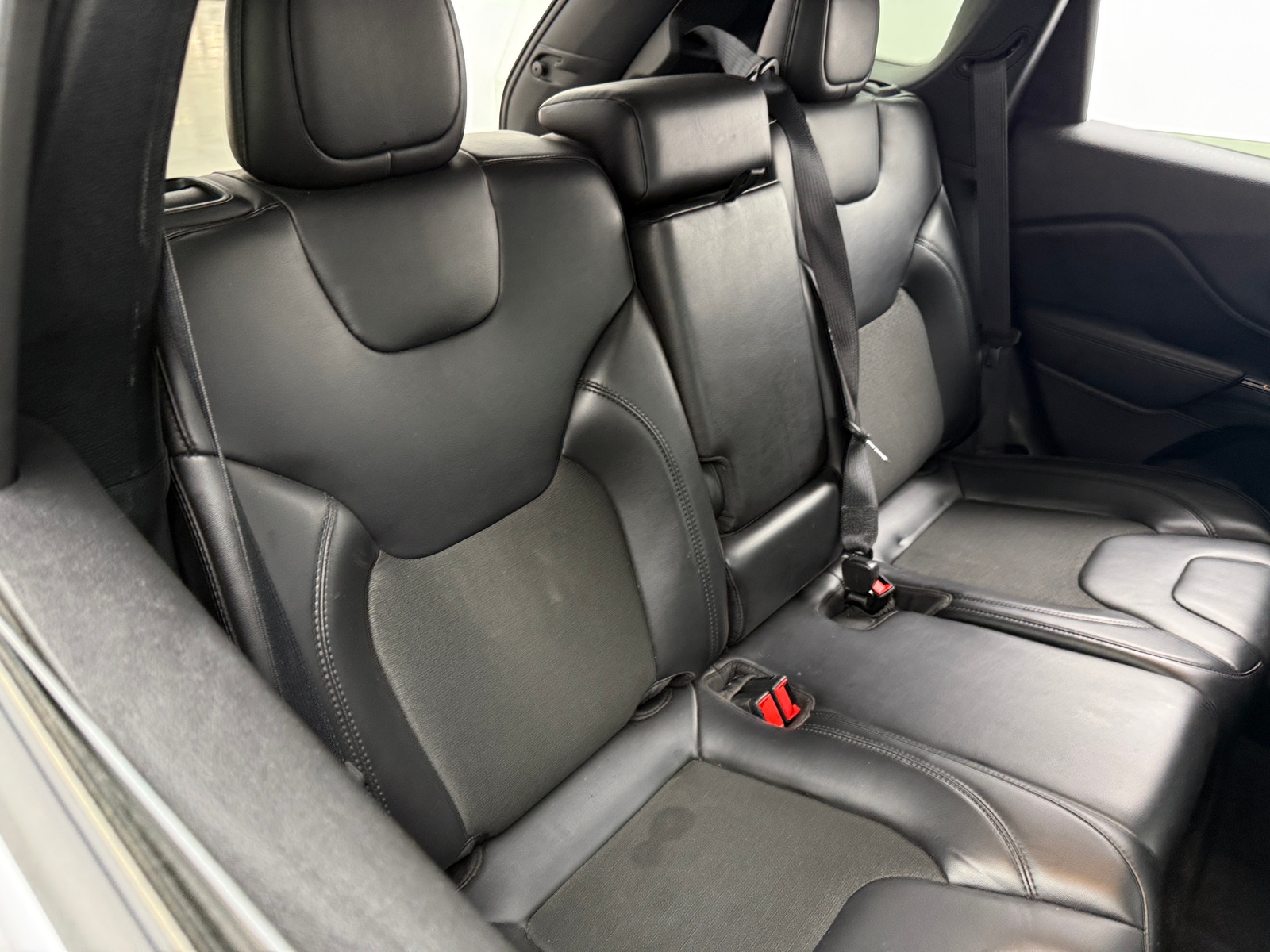 Thumbnail: 2020 Jeep Cherokee - 6