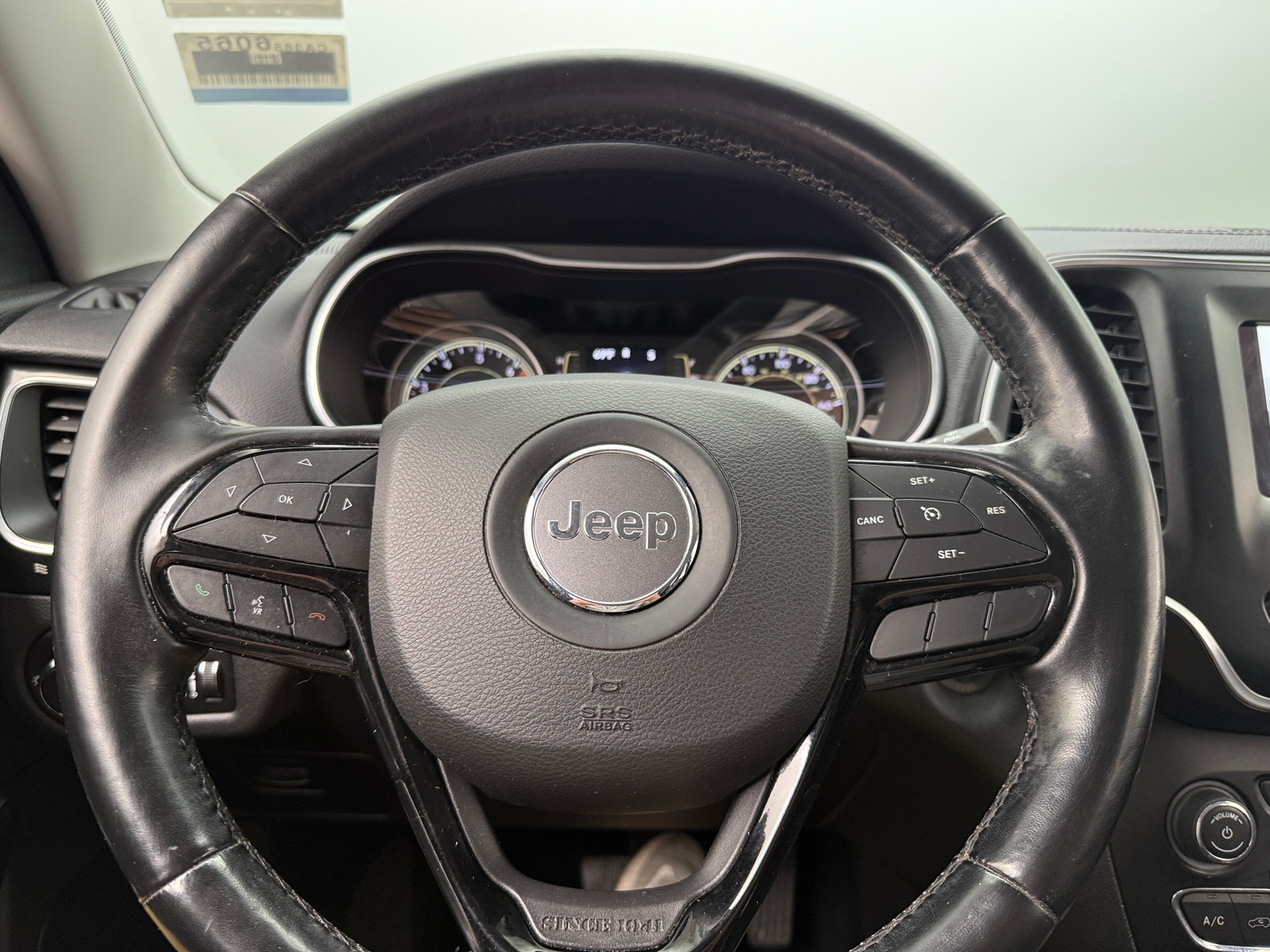 Thumbnail: 2020 Jeep Cherokee - 5